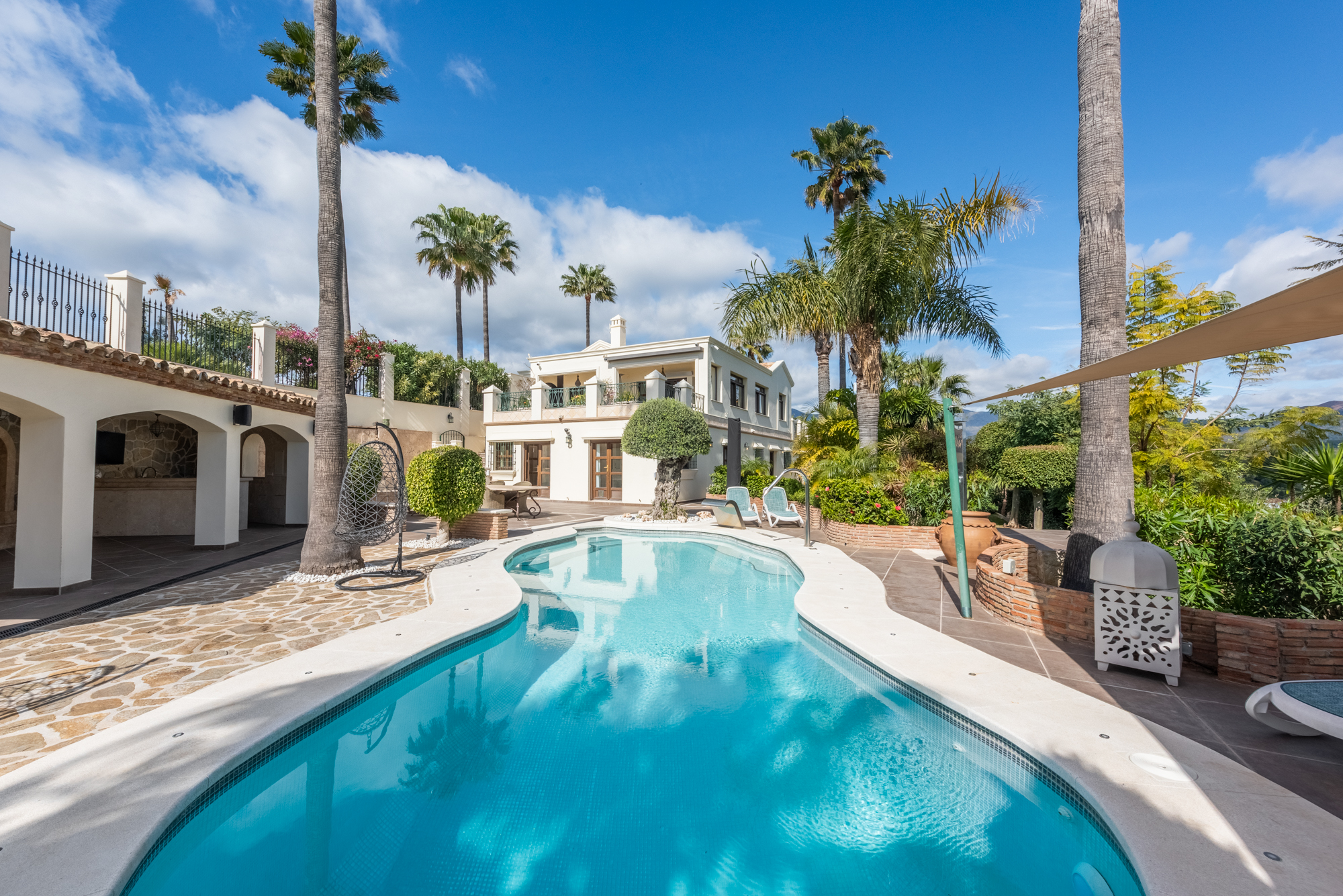 Villa · Estepona · (R4675324)