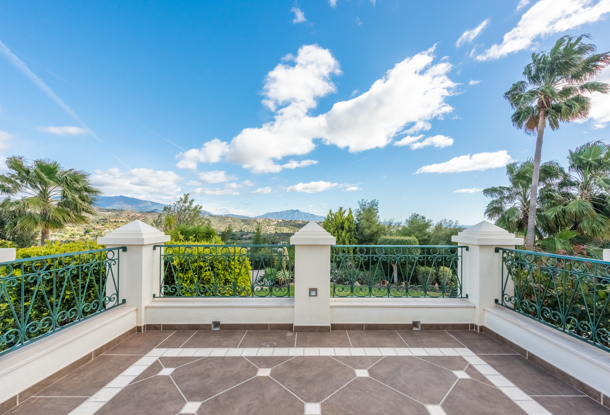 Villa · Estepona · (R4675324)
