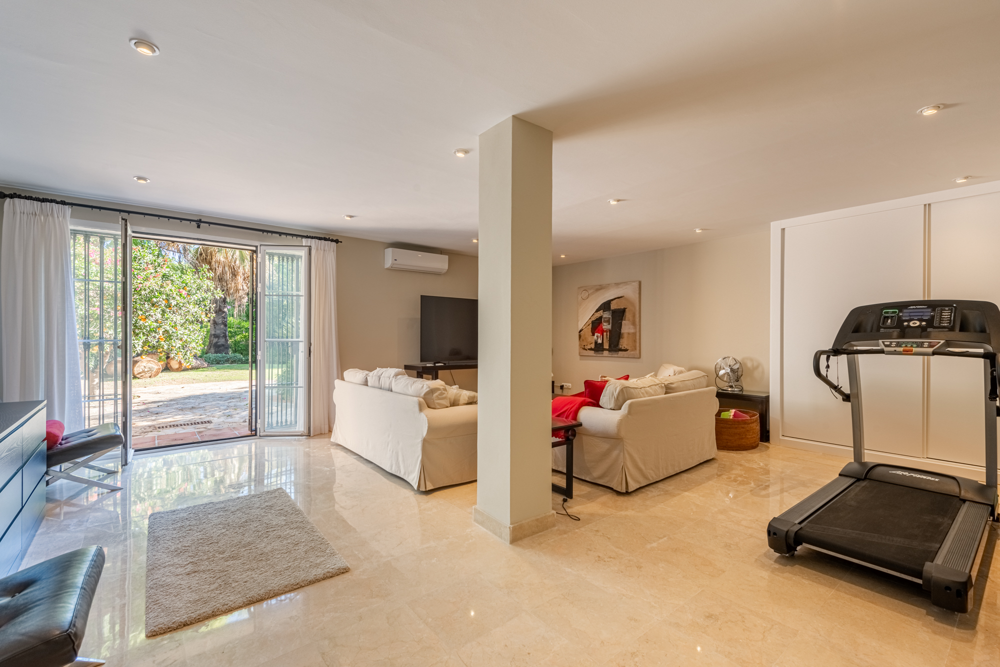 Villa · Benahavis · (MEX1034)