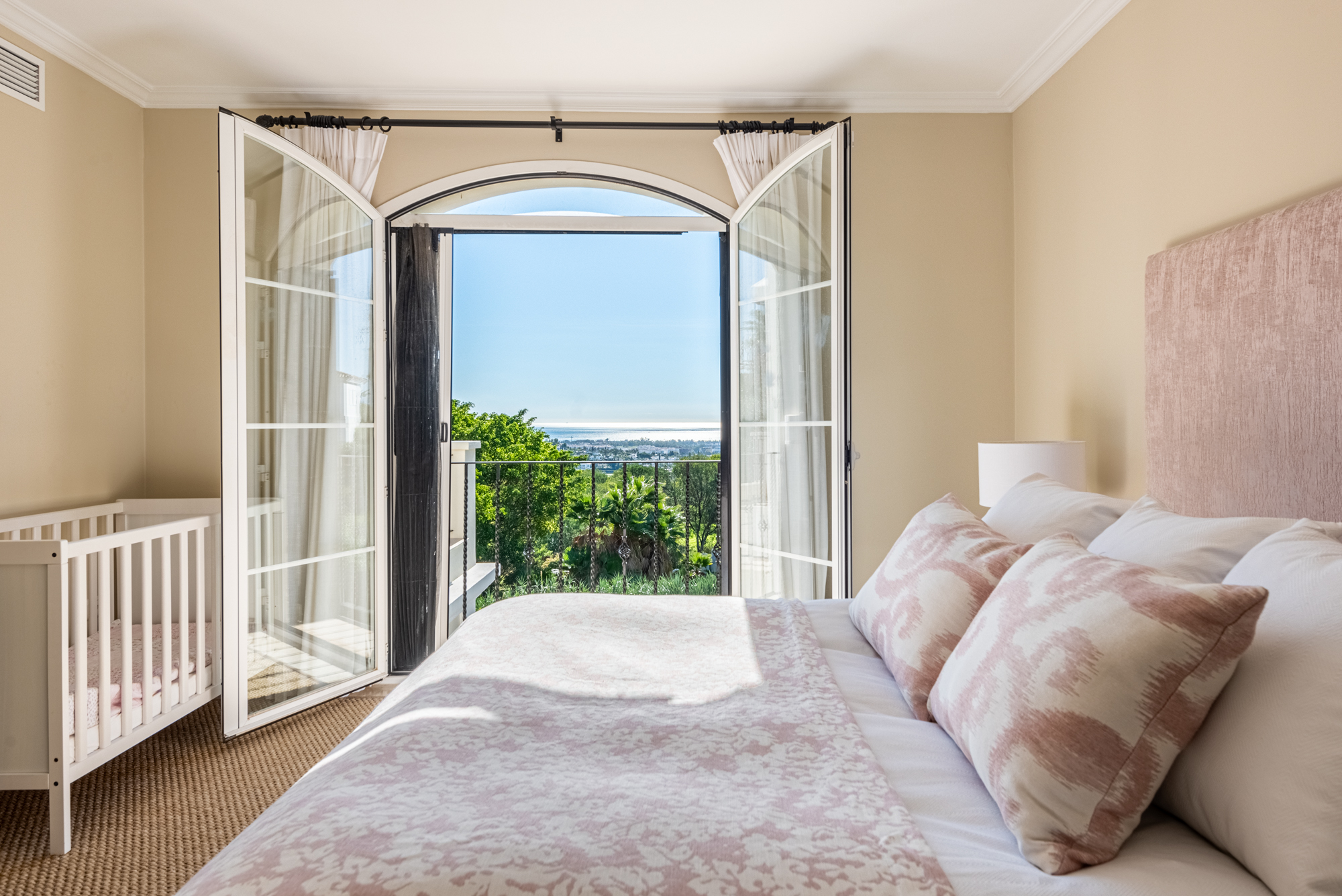 Villa · Benahavis · (MEX1034)