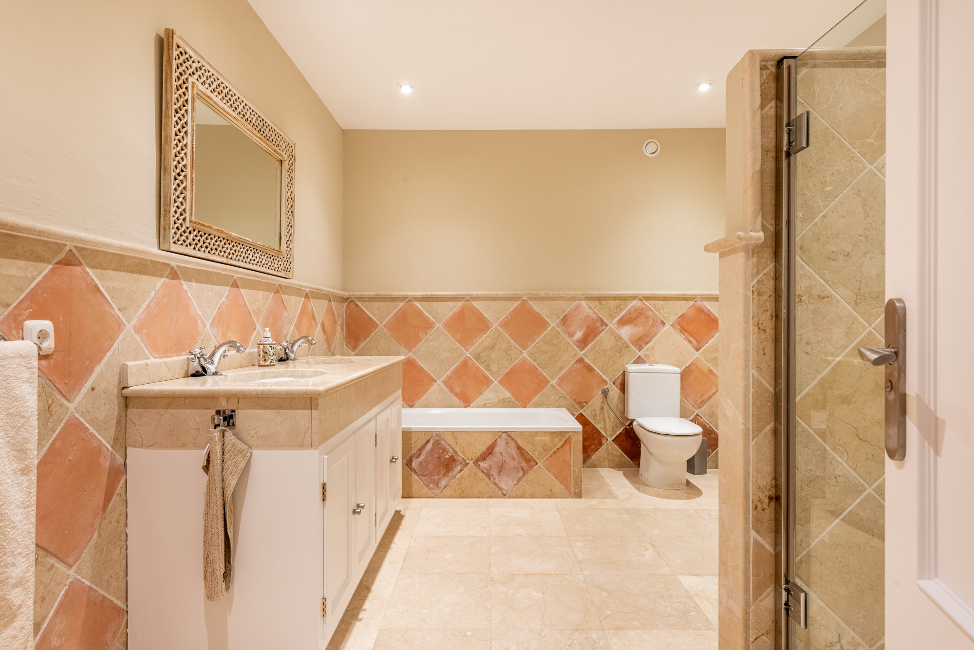 Villa · Benahavis · (MEX1034)
