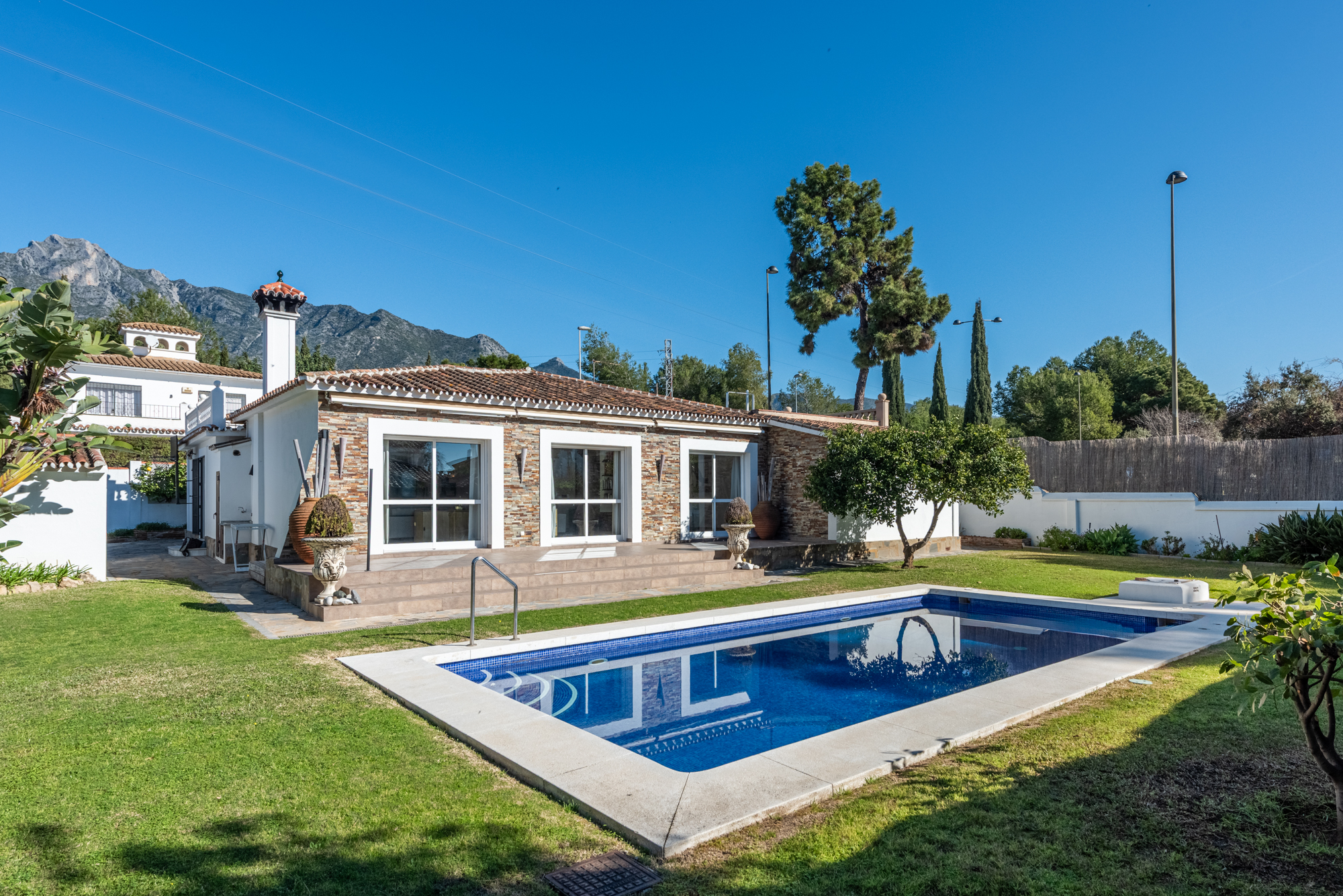 Villa · Marbella · (MEX1054)