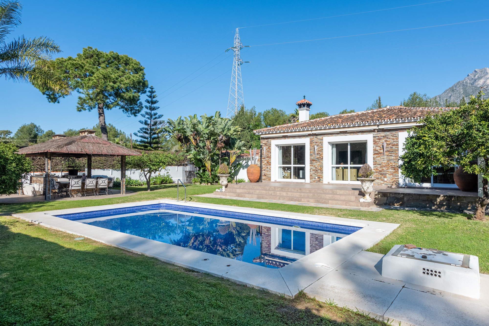 Villa · Marbella · (MEX1054)