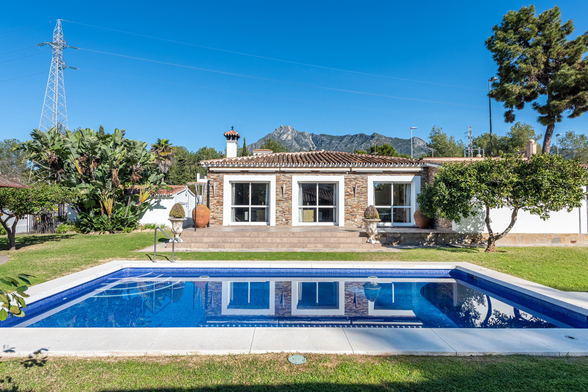 Villa · Marbella · (MEX1054)
