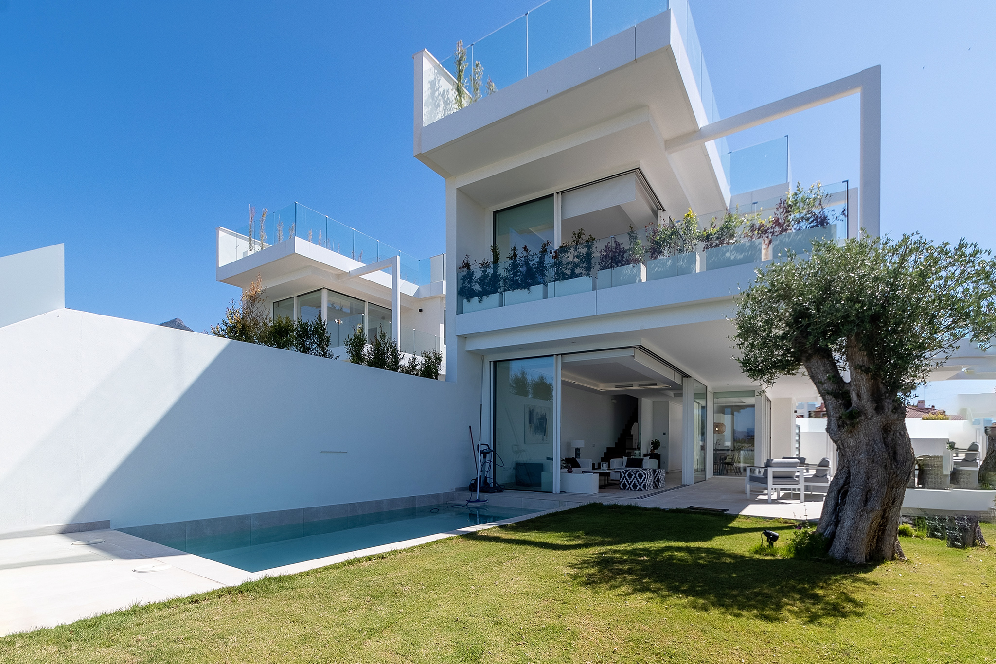 Villa · Marbella · (527-02603P)