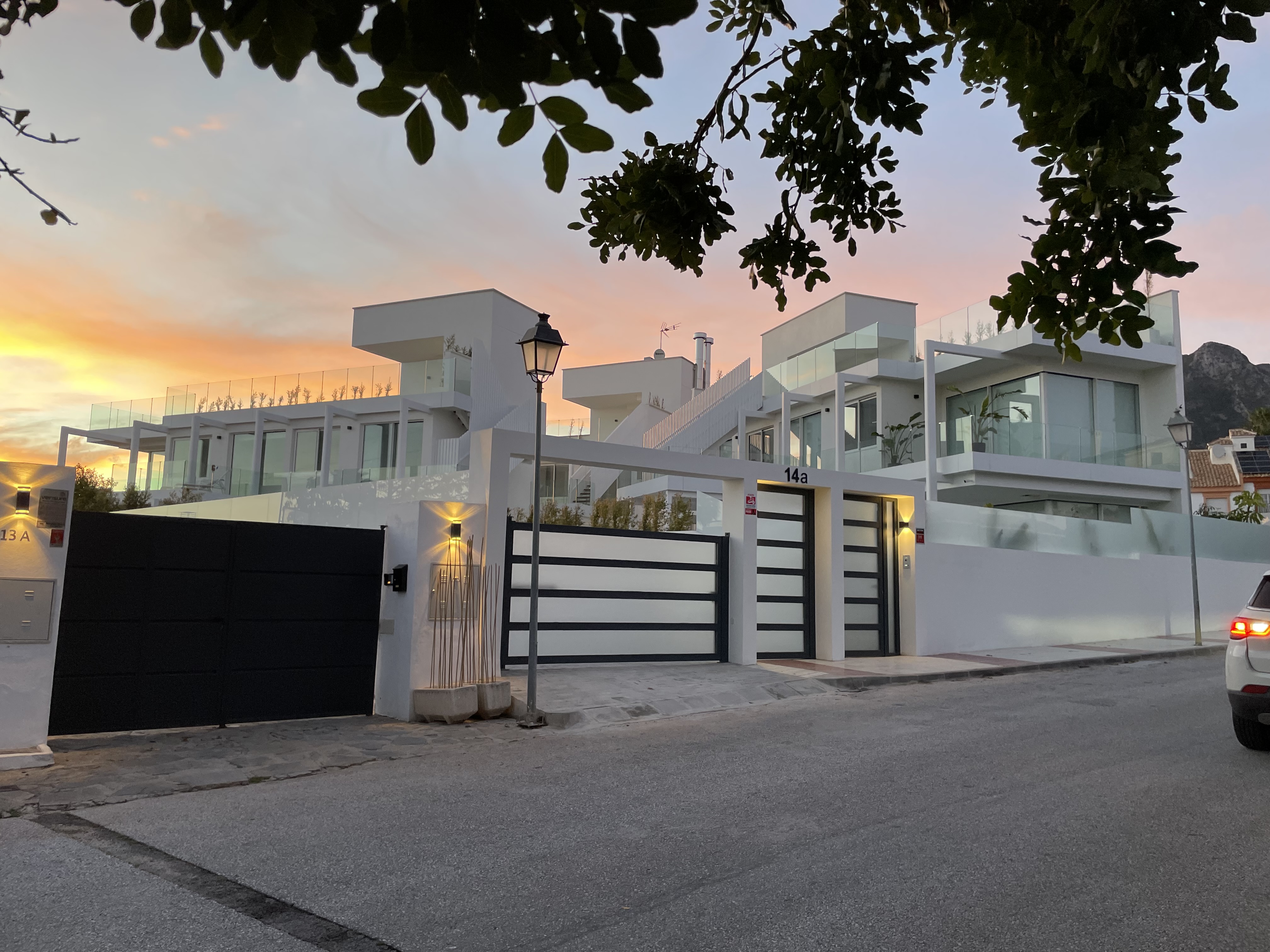 Villa · Marbella · (527-02603P)