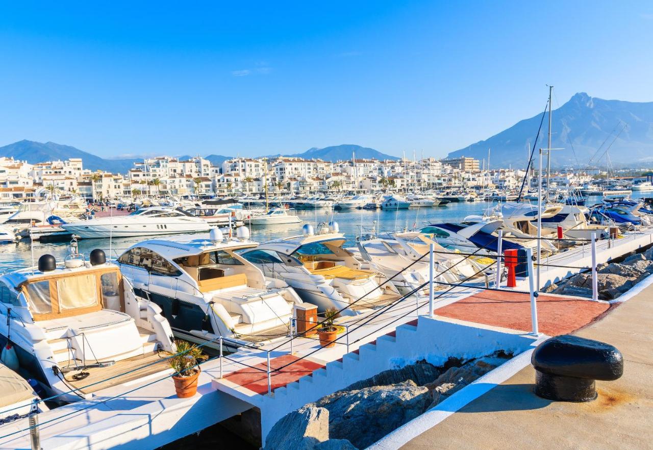 Town House · Marbella · (527-03298P)