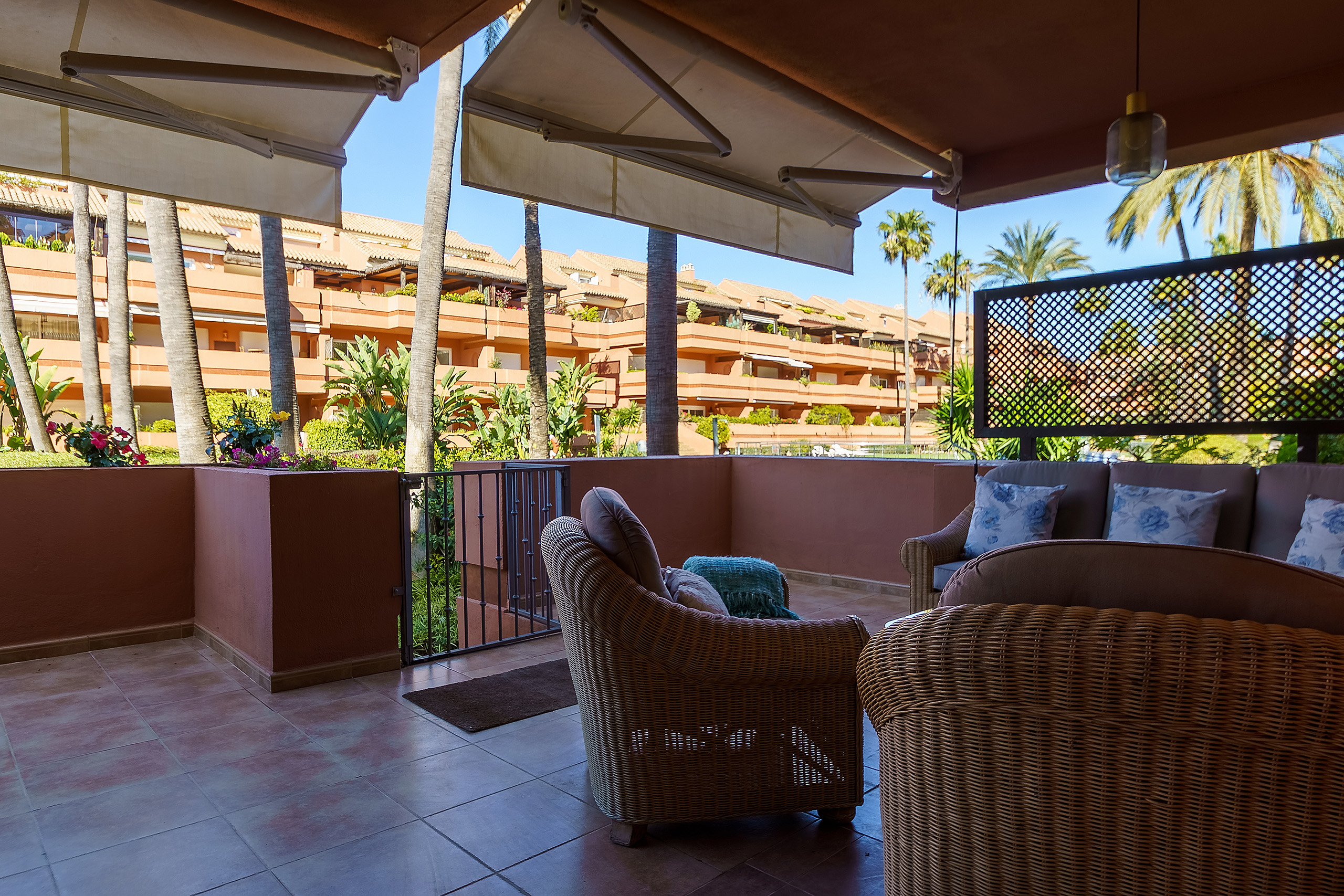 Ground Floor Apartment · Marbella · (527-04165P)