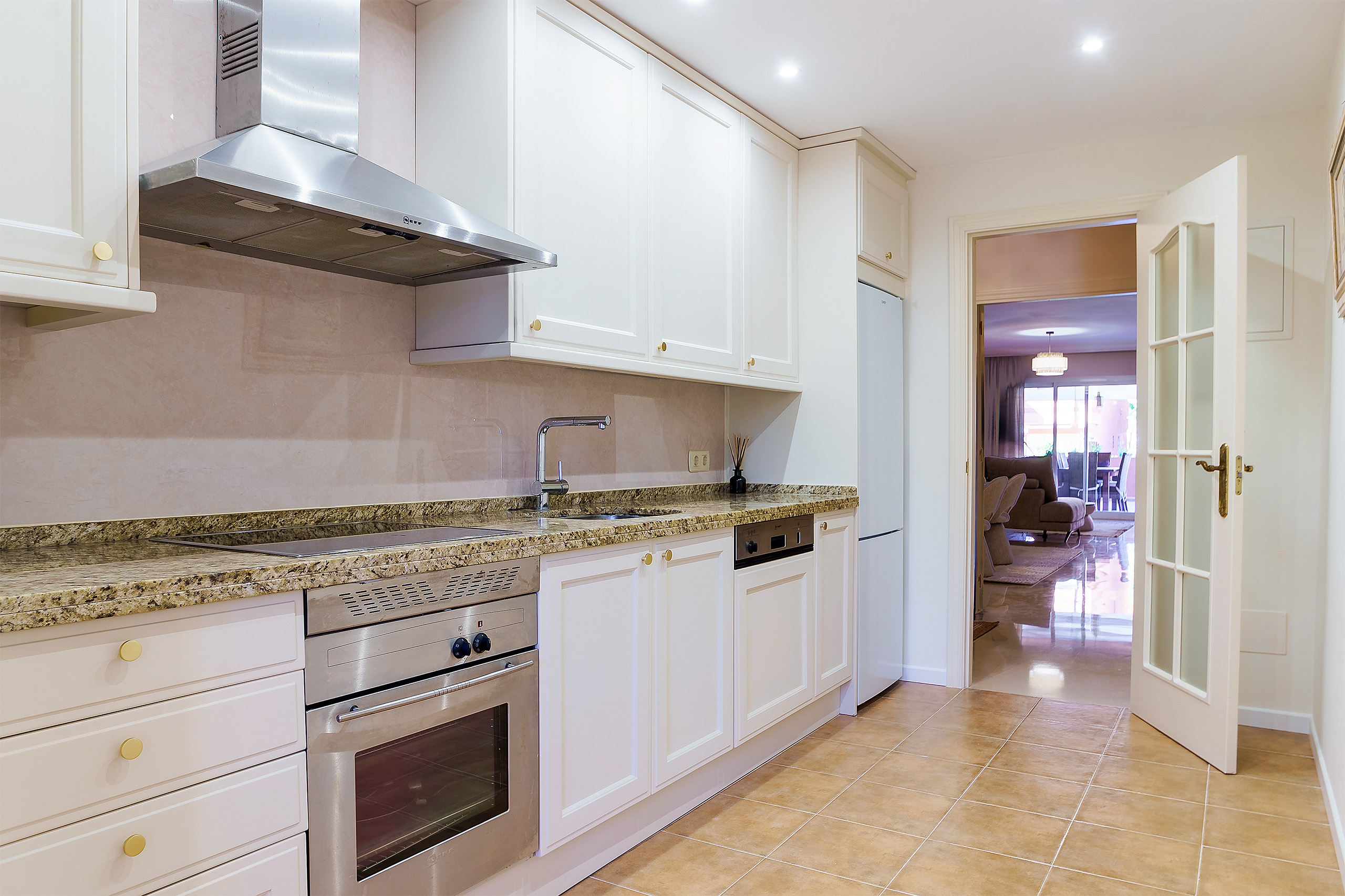 Ground Floor Apartment · Marbella · (527-04165P)