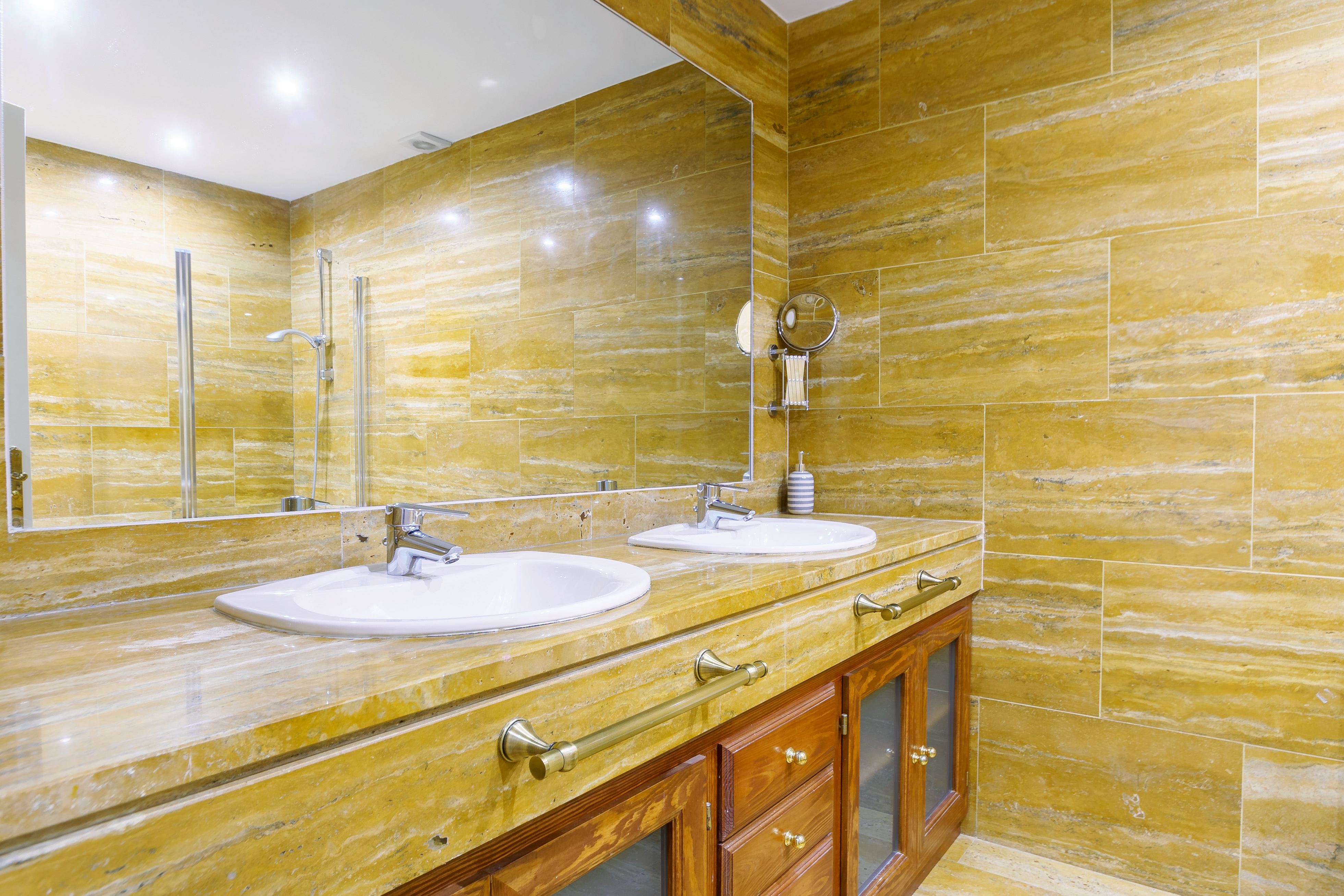 Ground Floor Apartment · Marbella · (527-04165P)