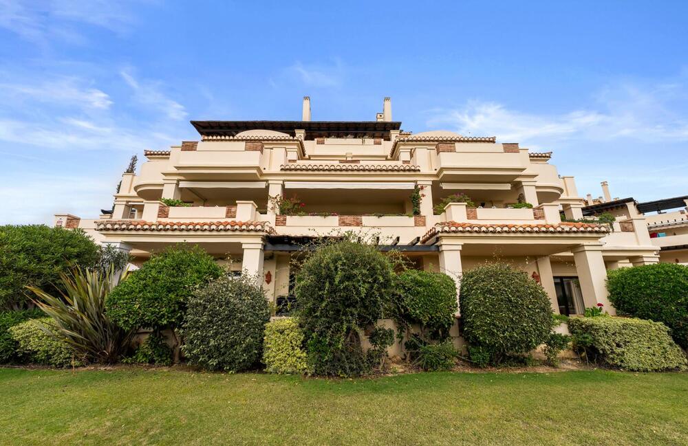 Ground Floor Apartment · Benahavis · (527-04246P)