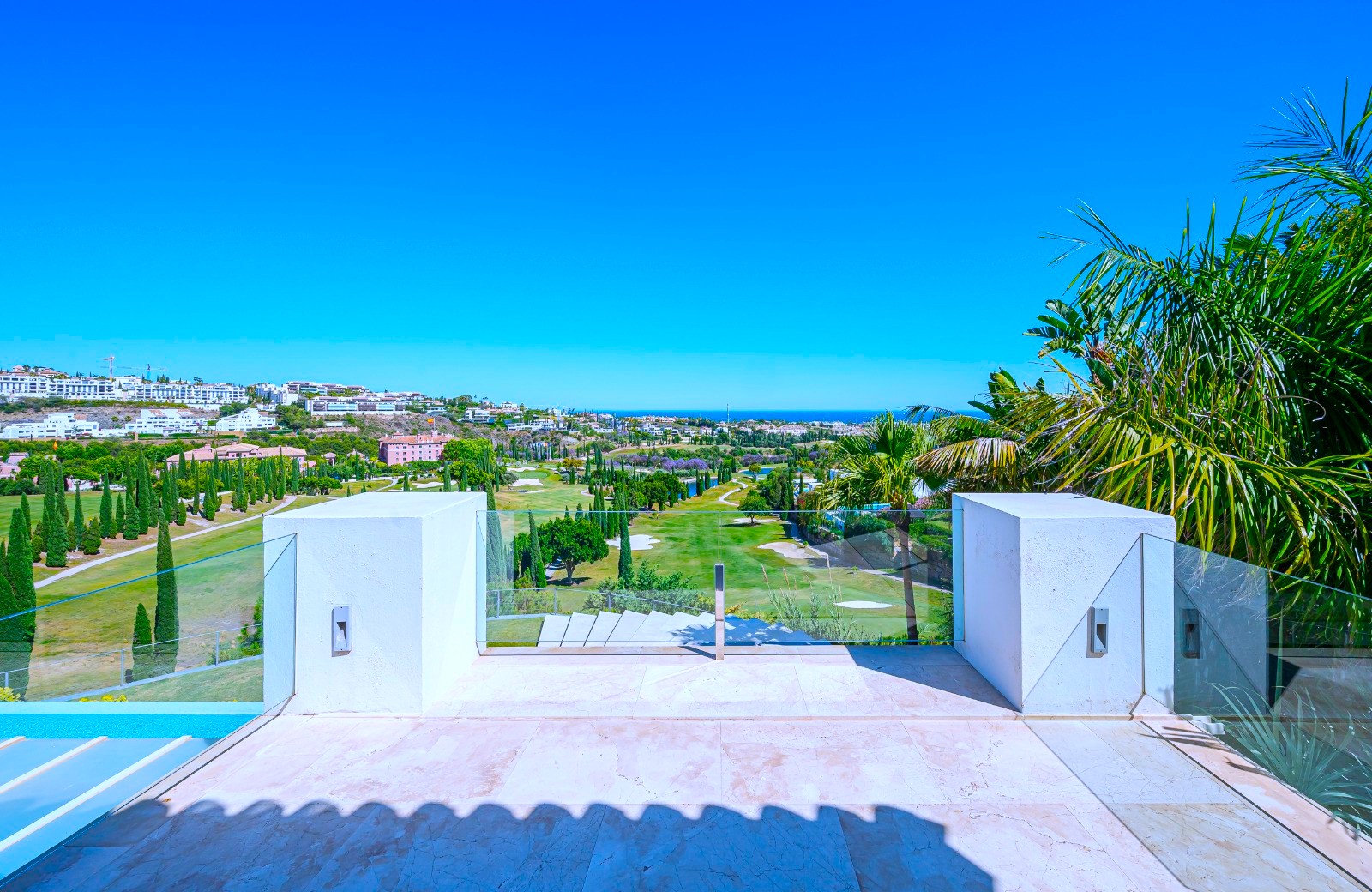Villa · Benahavis · (V9081)