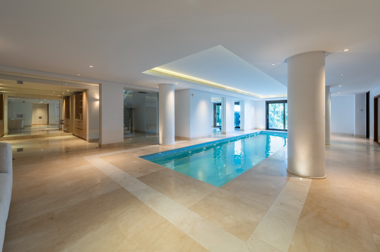Villa · Benahavis · (V9081)