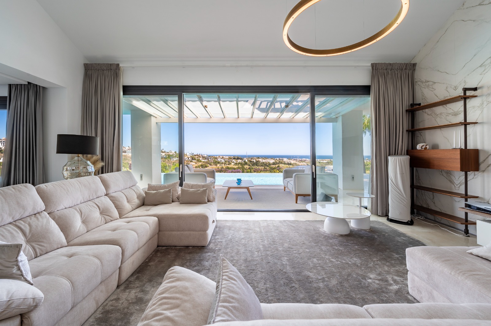 Villa · Benahavis · (V9081)