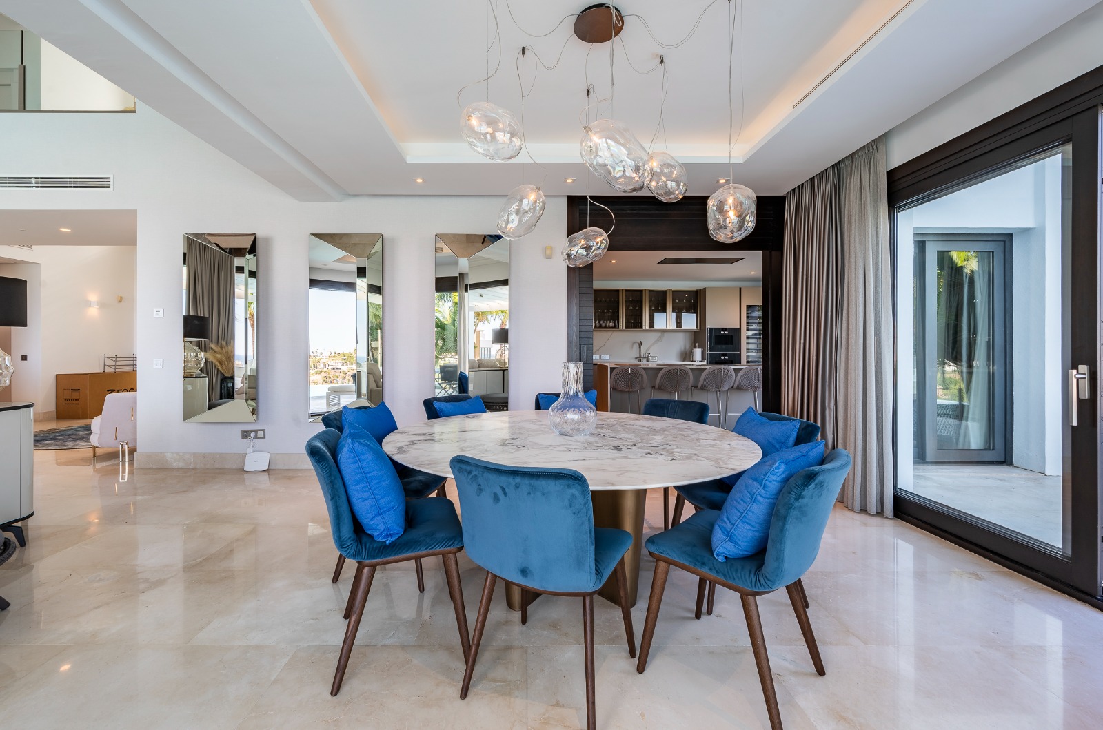 Villa · Benahavis · (V9081)