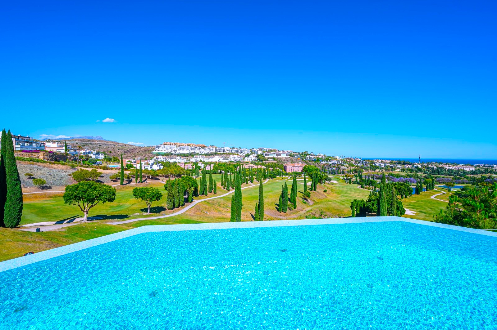 Villa · Benahavis · (V9081)