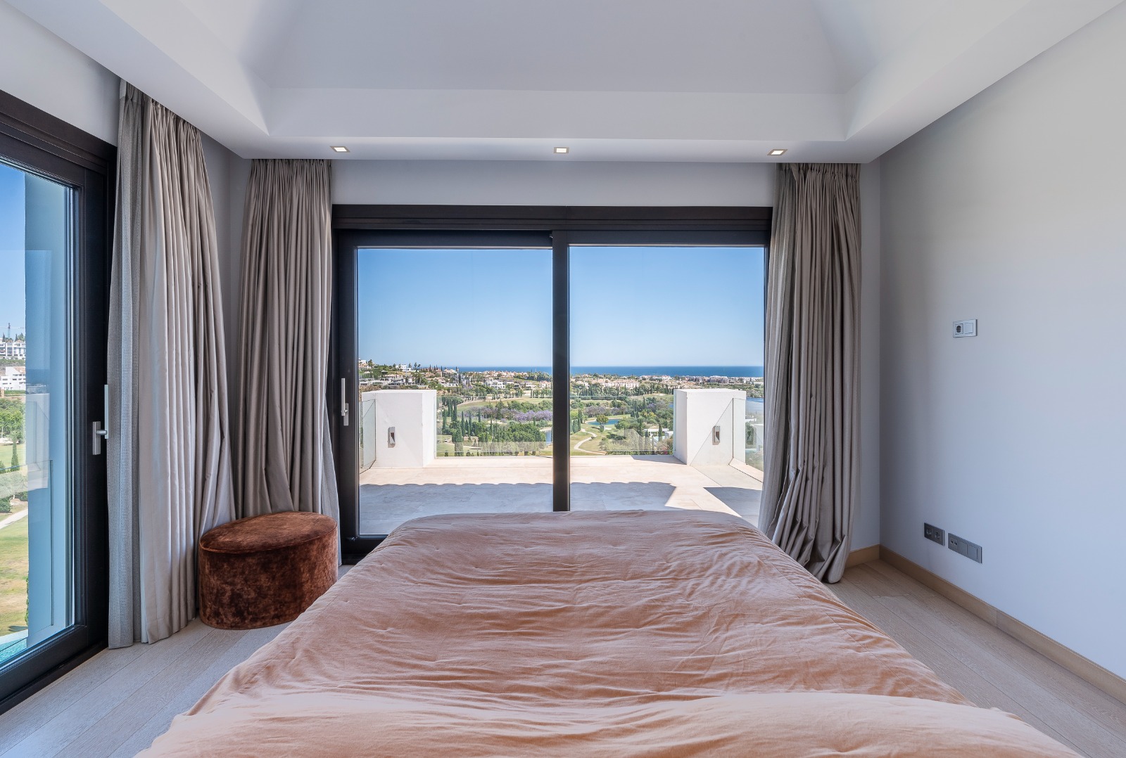 Villa · Benahavis · (V9081)