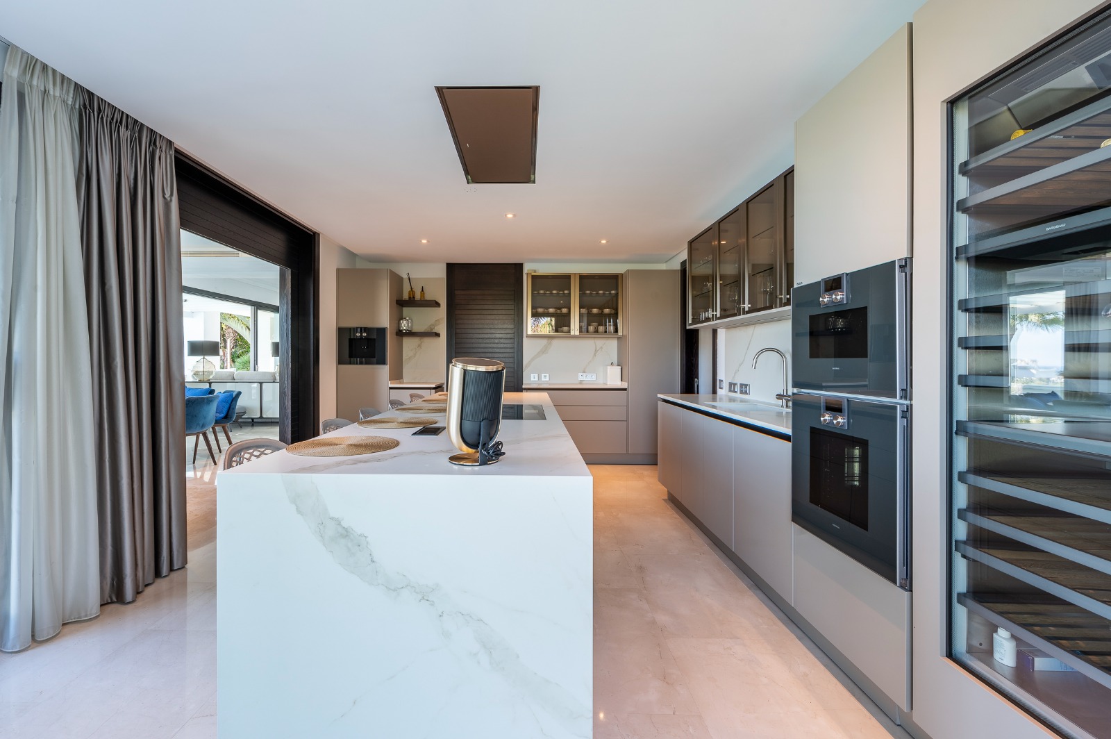 Villa · Benahavis · (V9081)