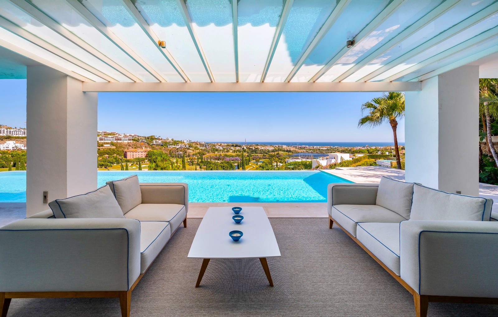 Villa · Benahavis · (V9081)