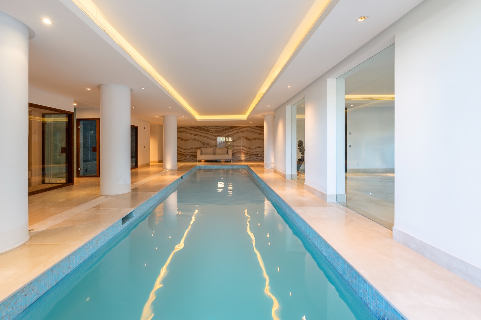 Villa · Benahavis · (V9081)