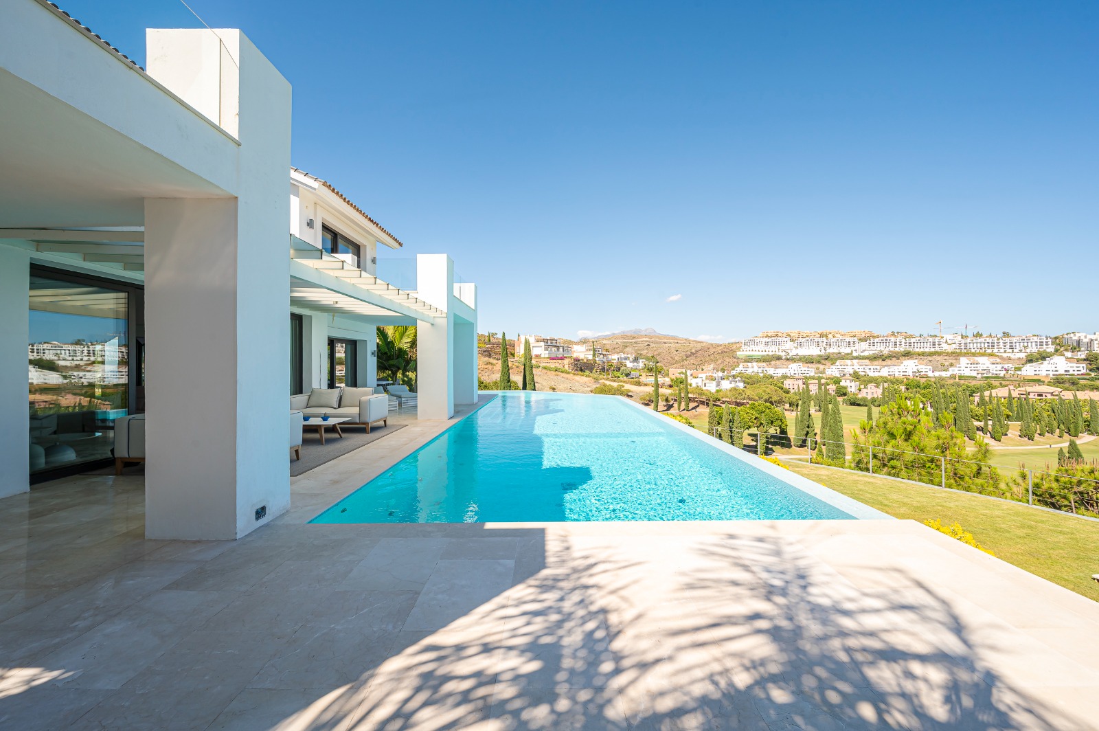 Villa · Benahavis · (V9081)