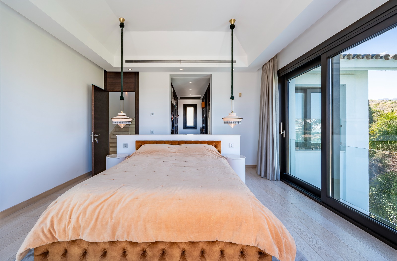 Villa · Benahavis · (V9081)