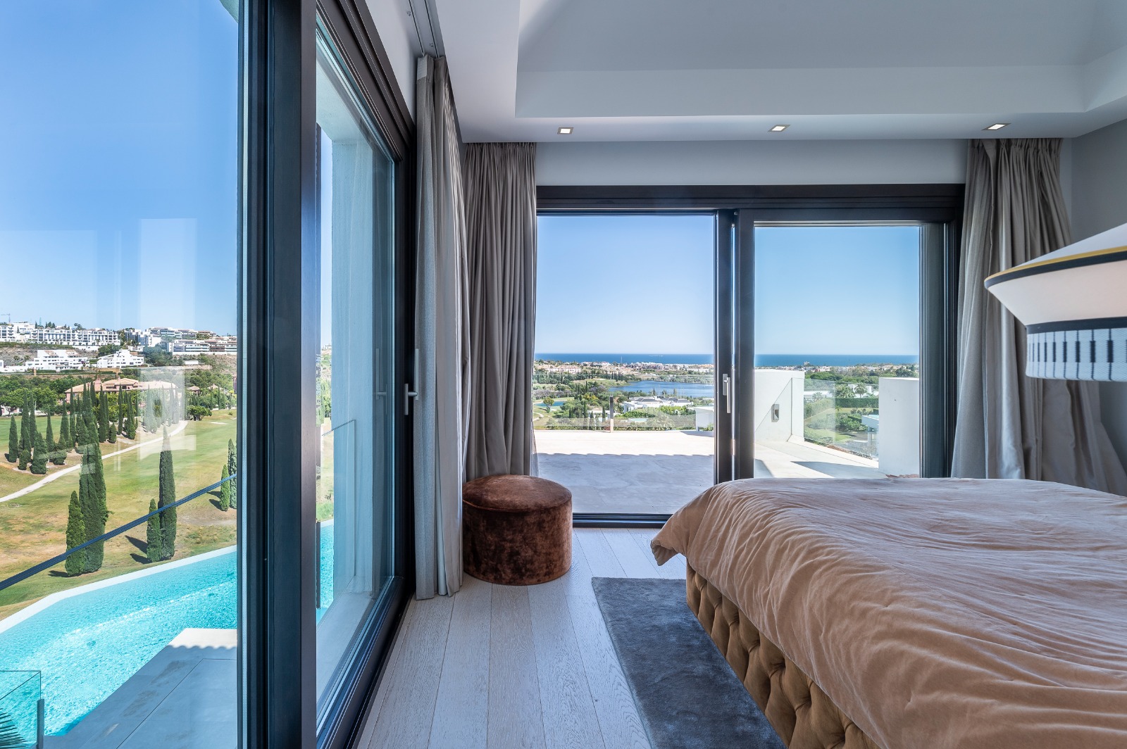 Villa · Benahavis · (V9081)