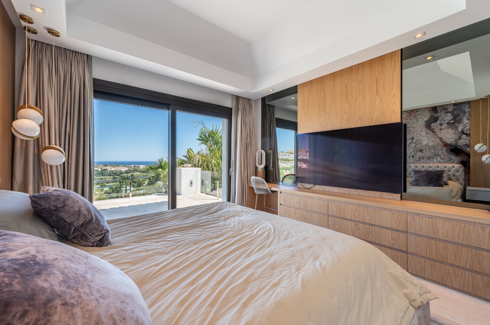 Villa · Benahavis · (V9081)