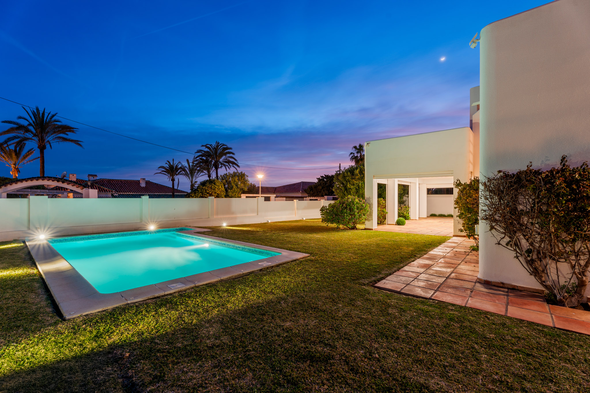 Villa · Marbella · (V9093)
