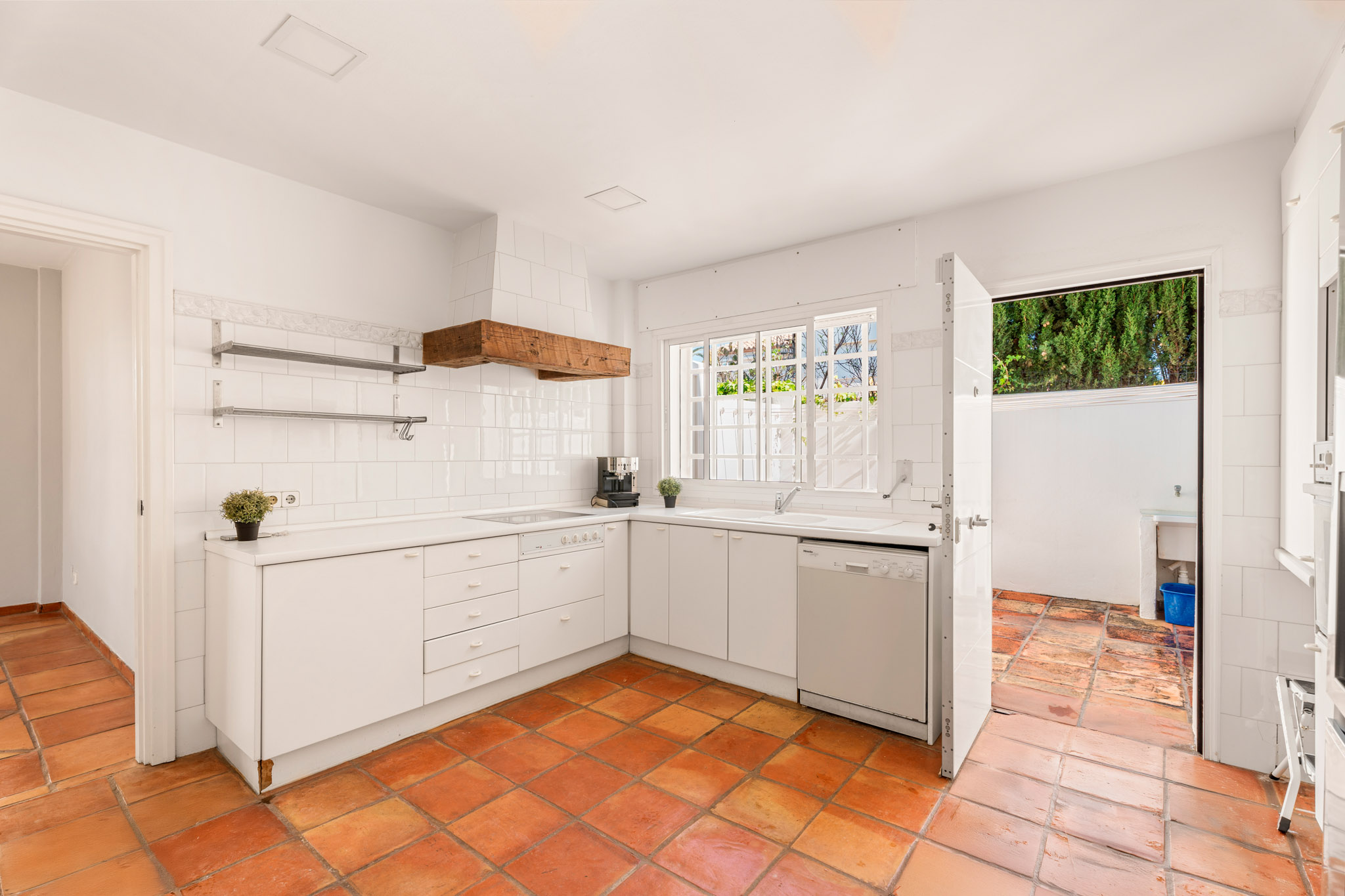 Villa · Marbella · (V9093)