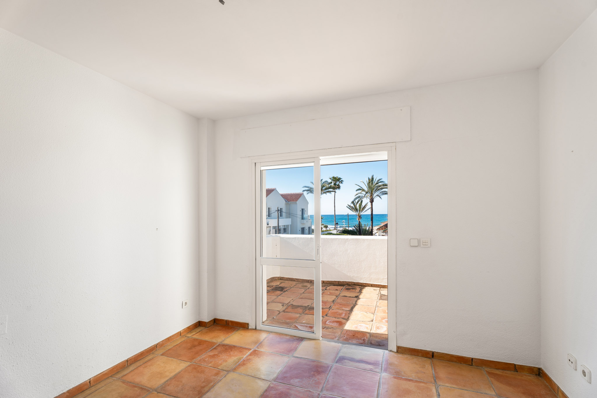 Villa · Marbella · (V9093)