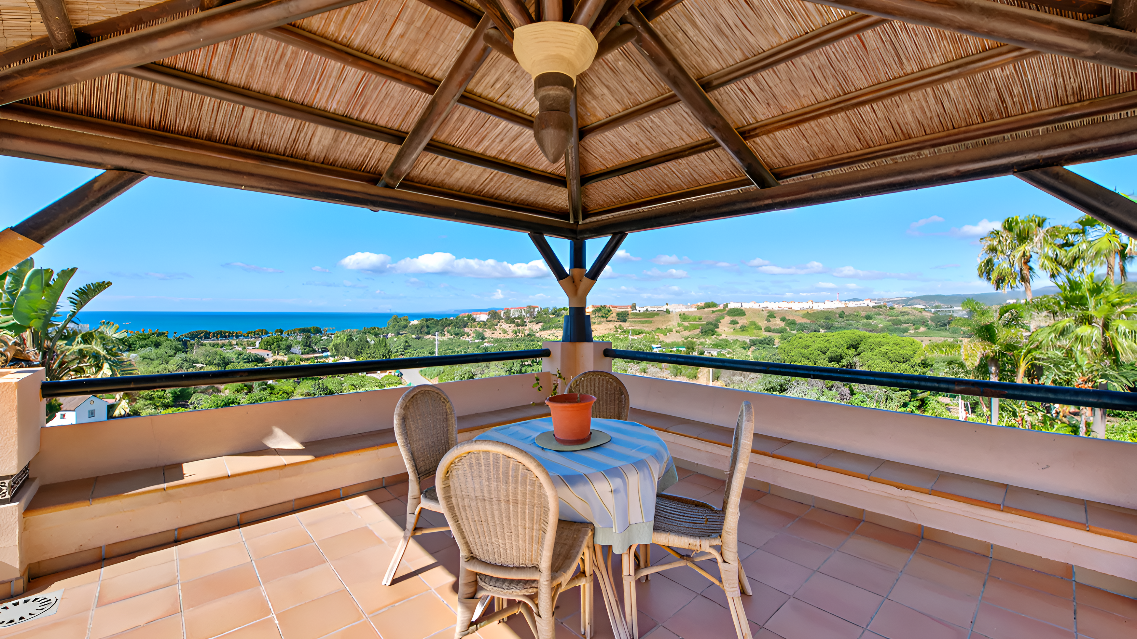 Villa · Estepona · (V0114)