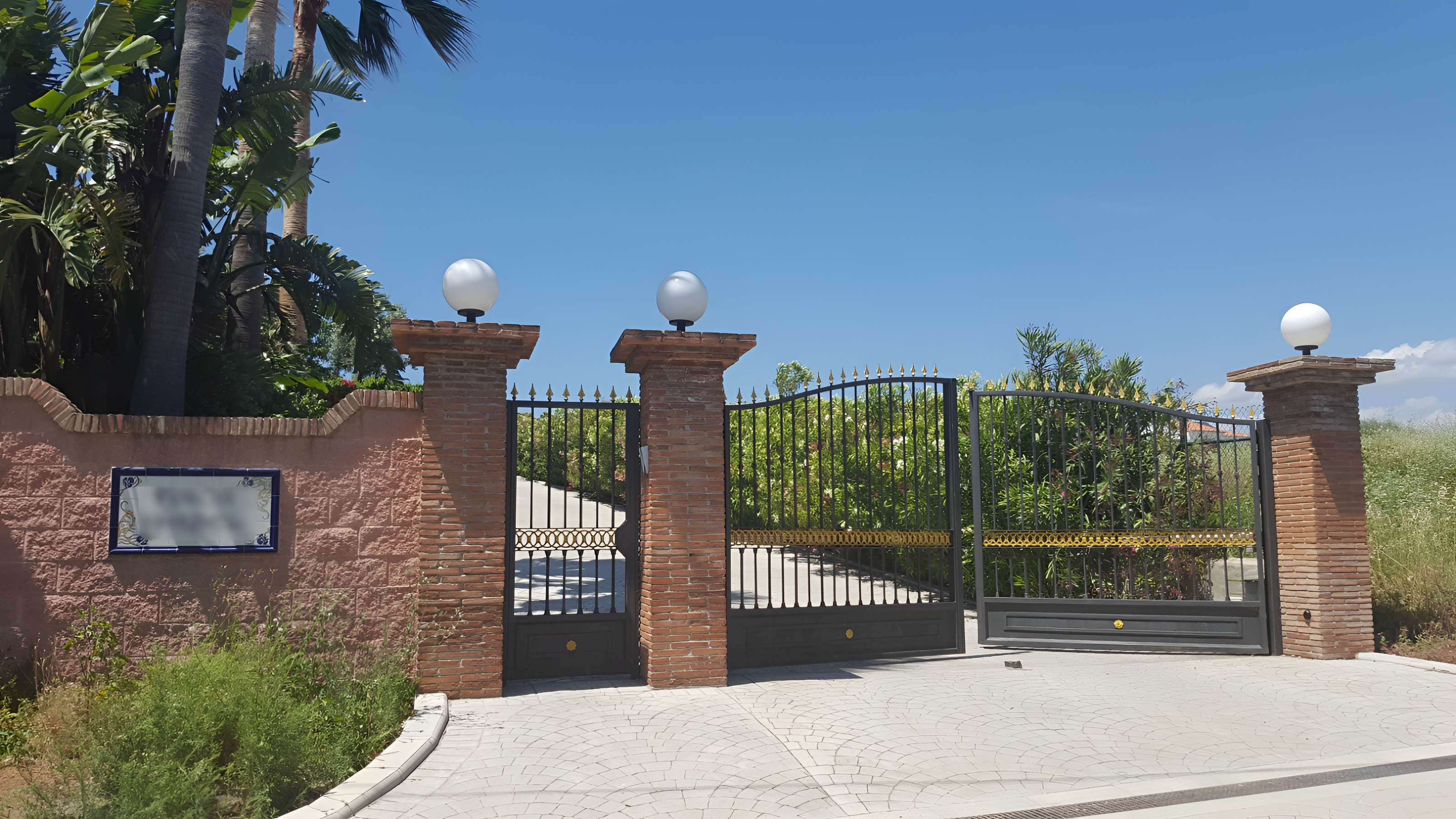 Villa · Estepona · (V0114)