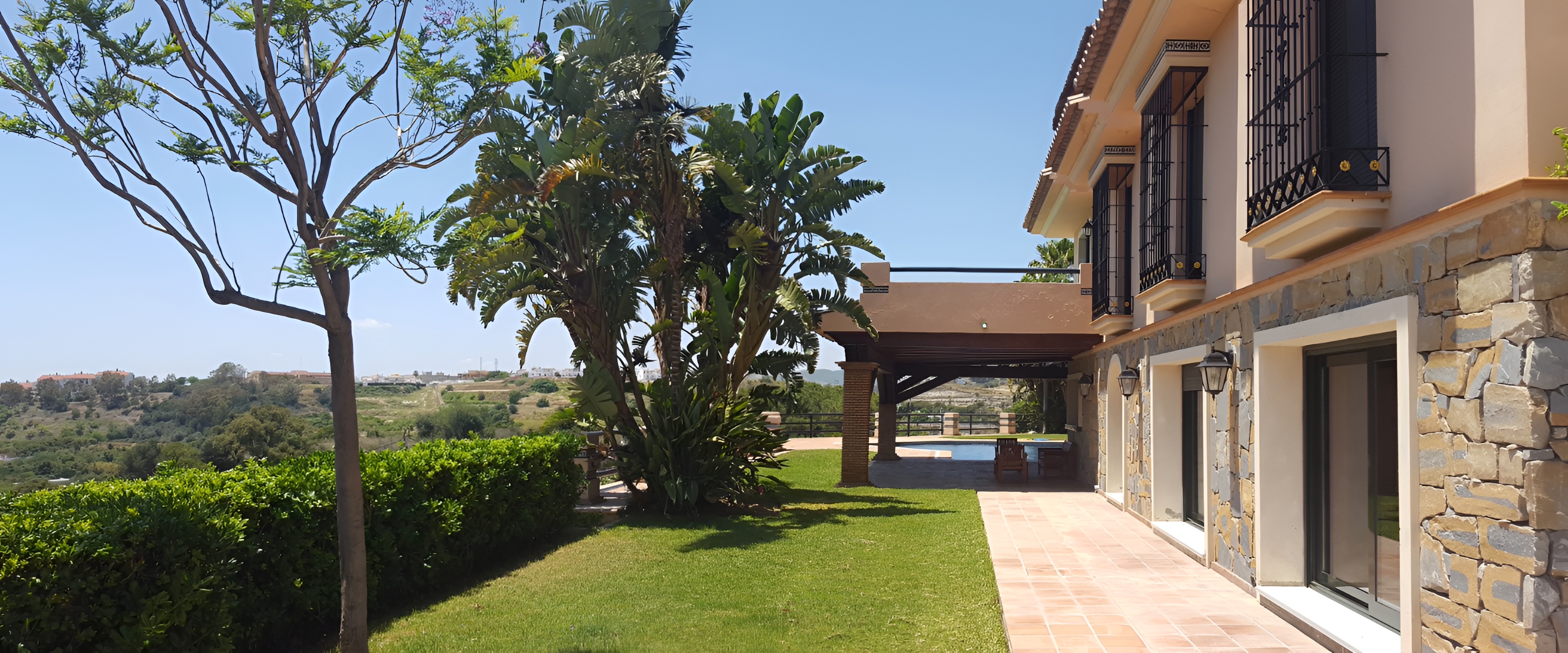 Villa · Estepona · (V0114)