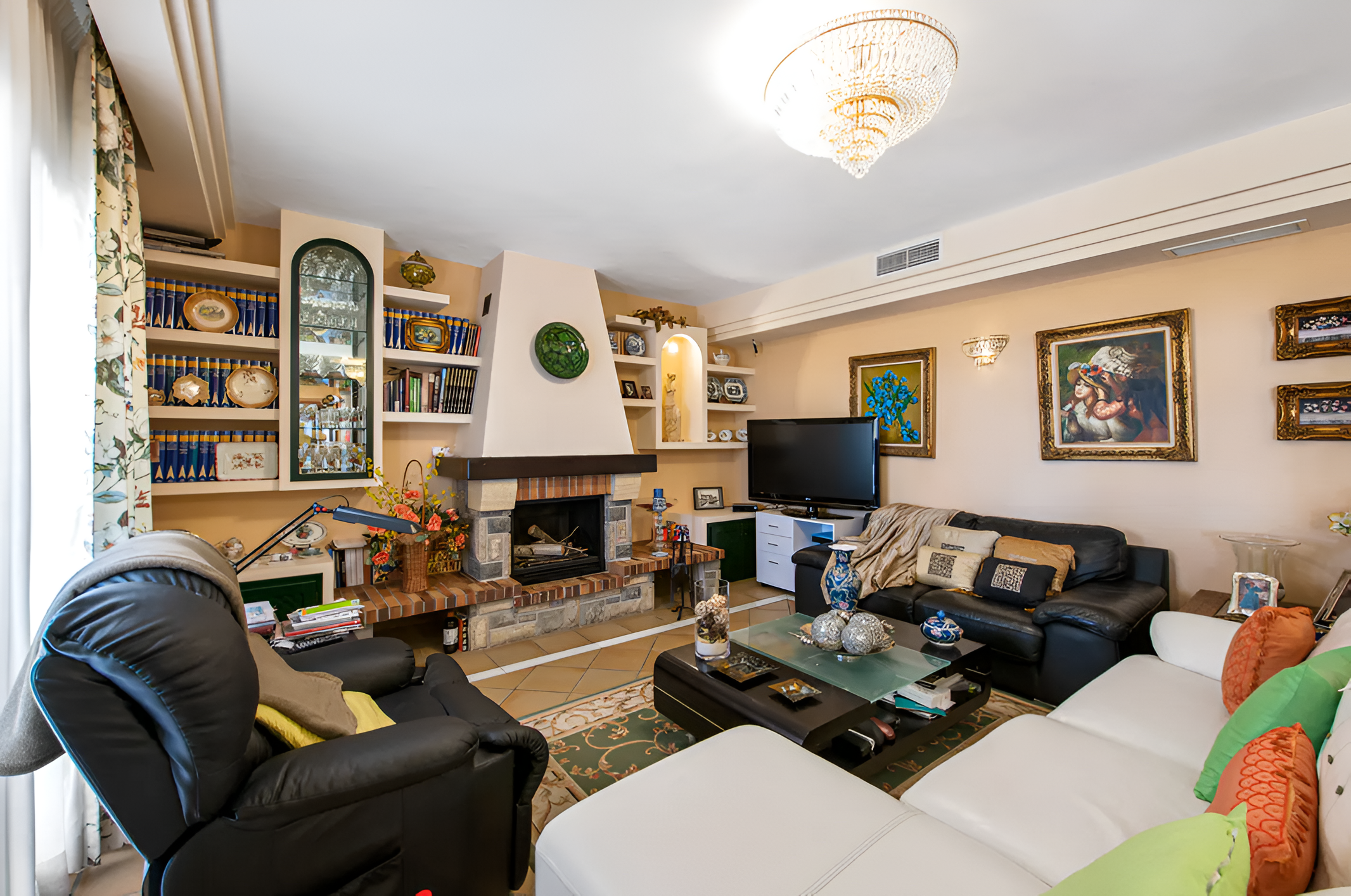 Villa · Estepona · (V0114)