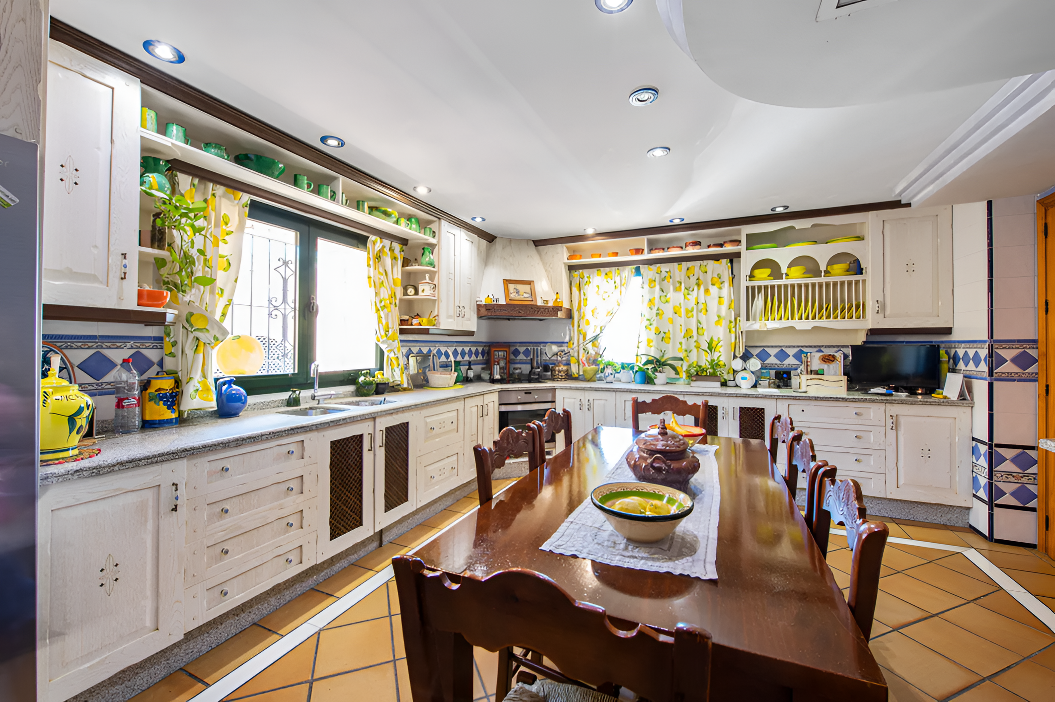 Villa · Estepona · (V0114)