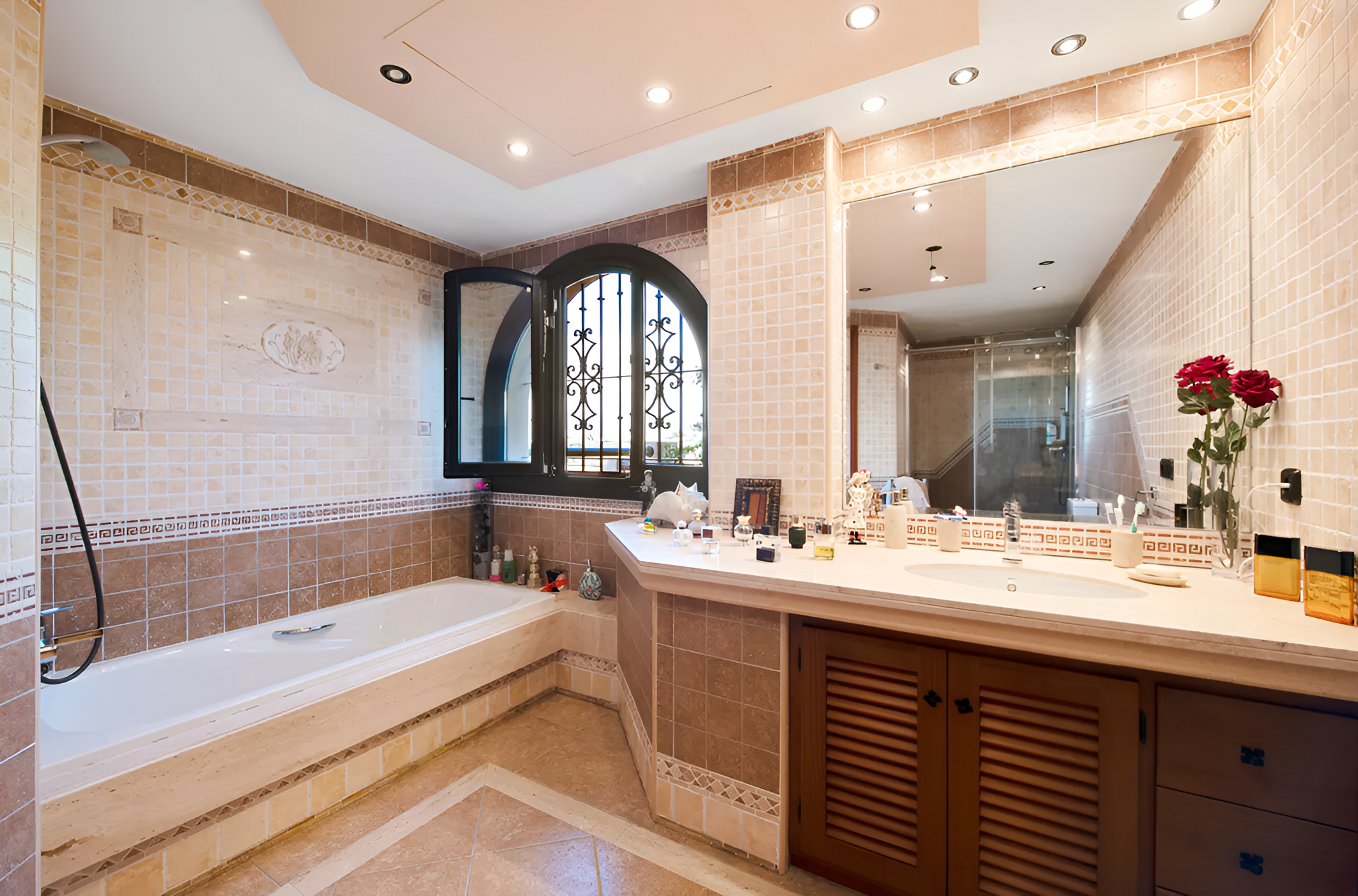 Villa · Estepona · (V0114)