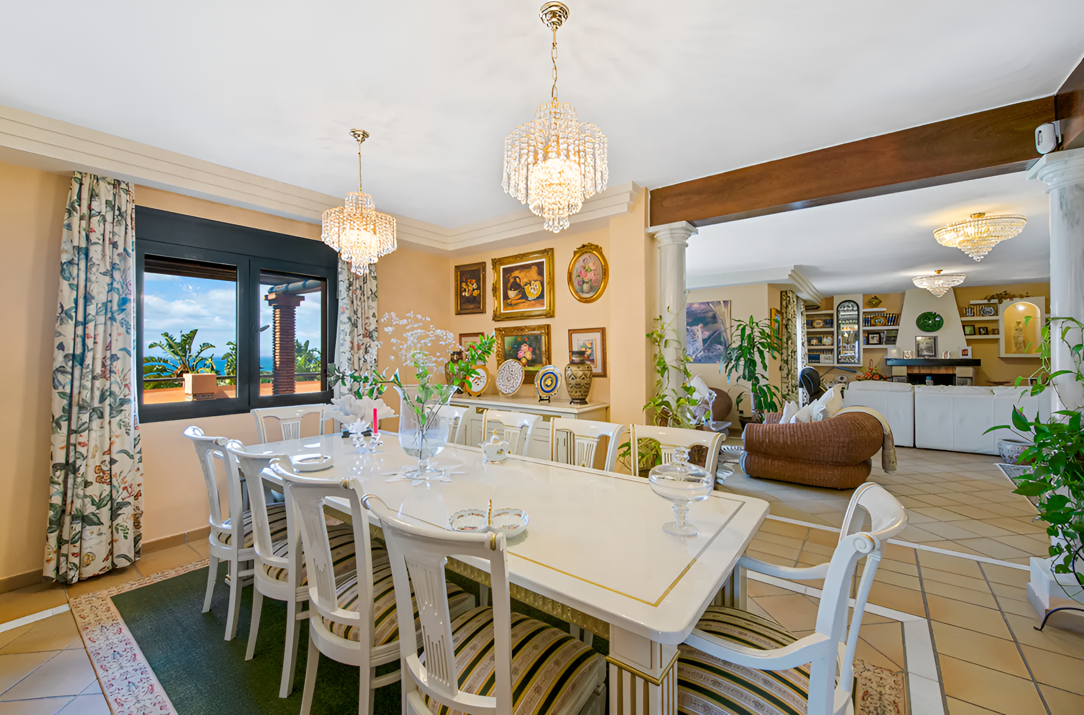 Villa · Estepona · (V0114)
