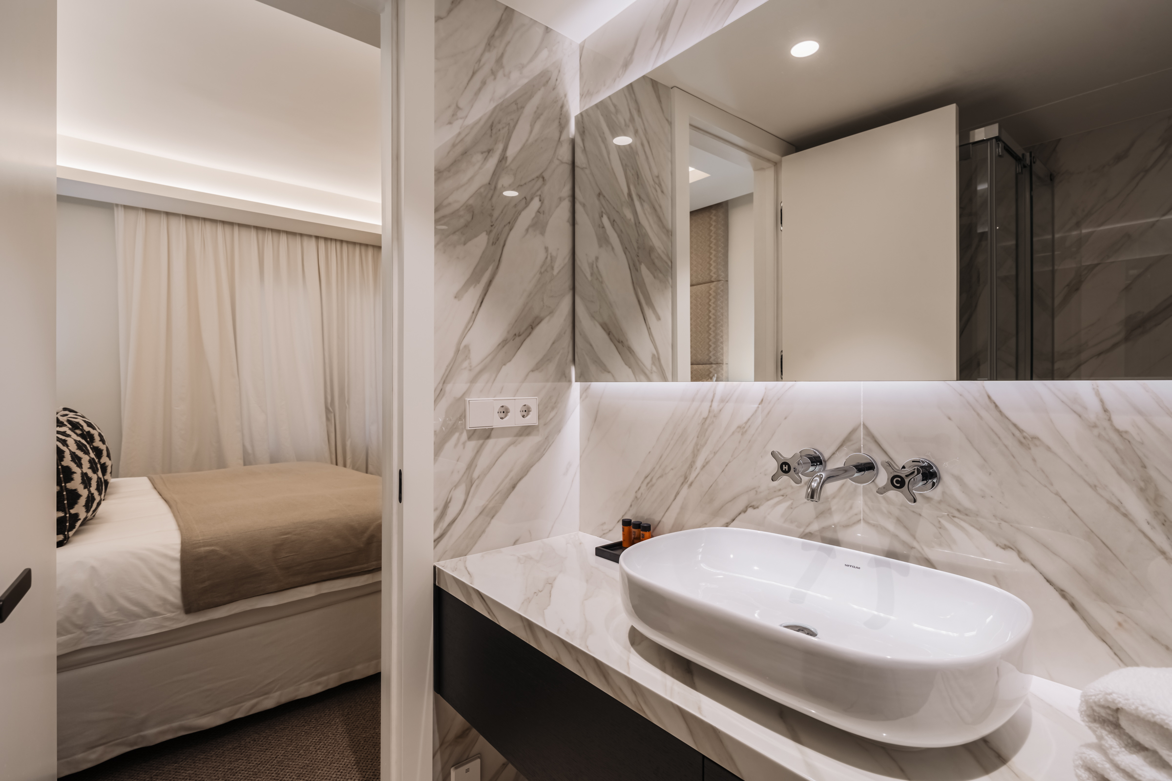Apartment Aura 7