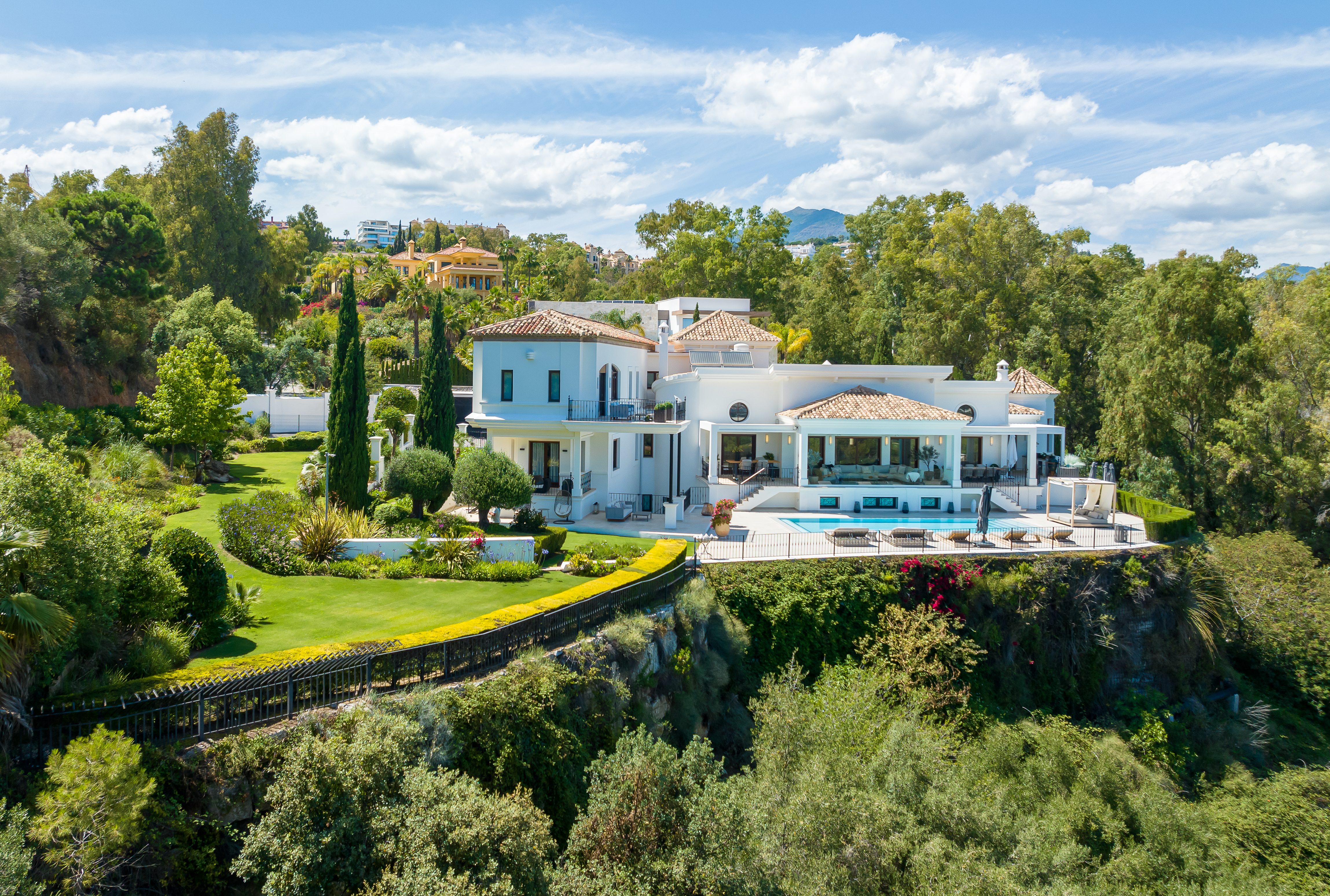 Villa Olivia - El Herrojo, Benahavis
