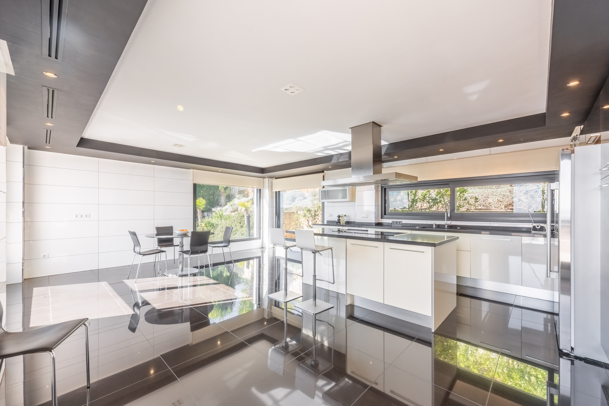 Villa · Sotogrande · (VI23145)