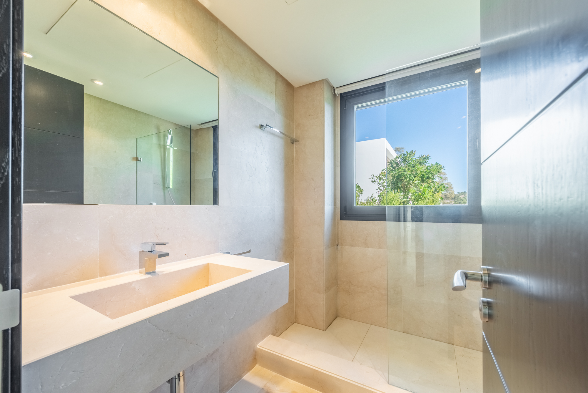 Villa · Sotogrande · (VI23145)