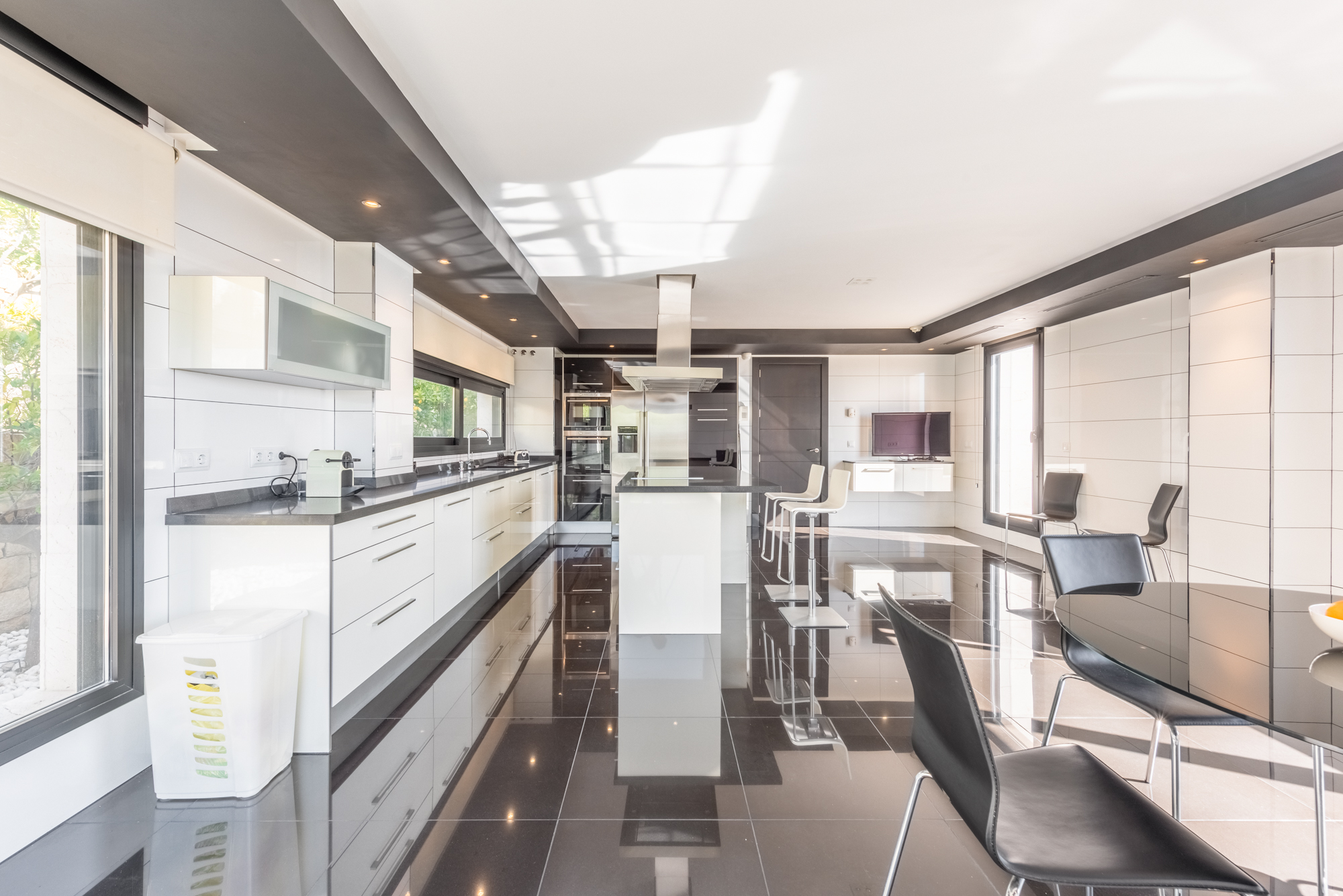 Villa · Sotogrande · (VI23145)