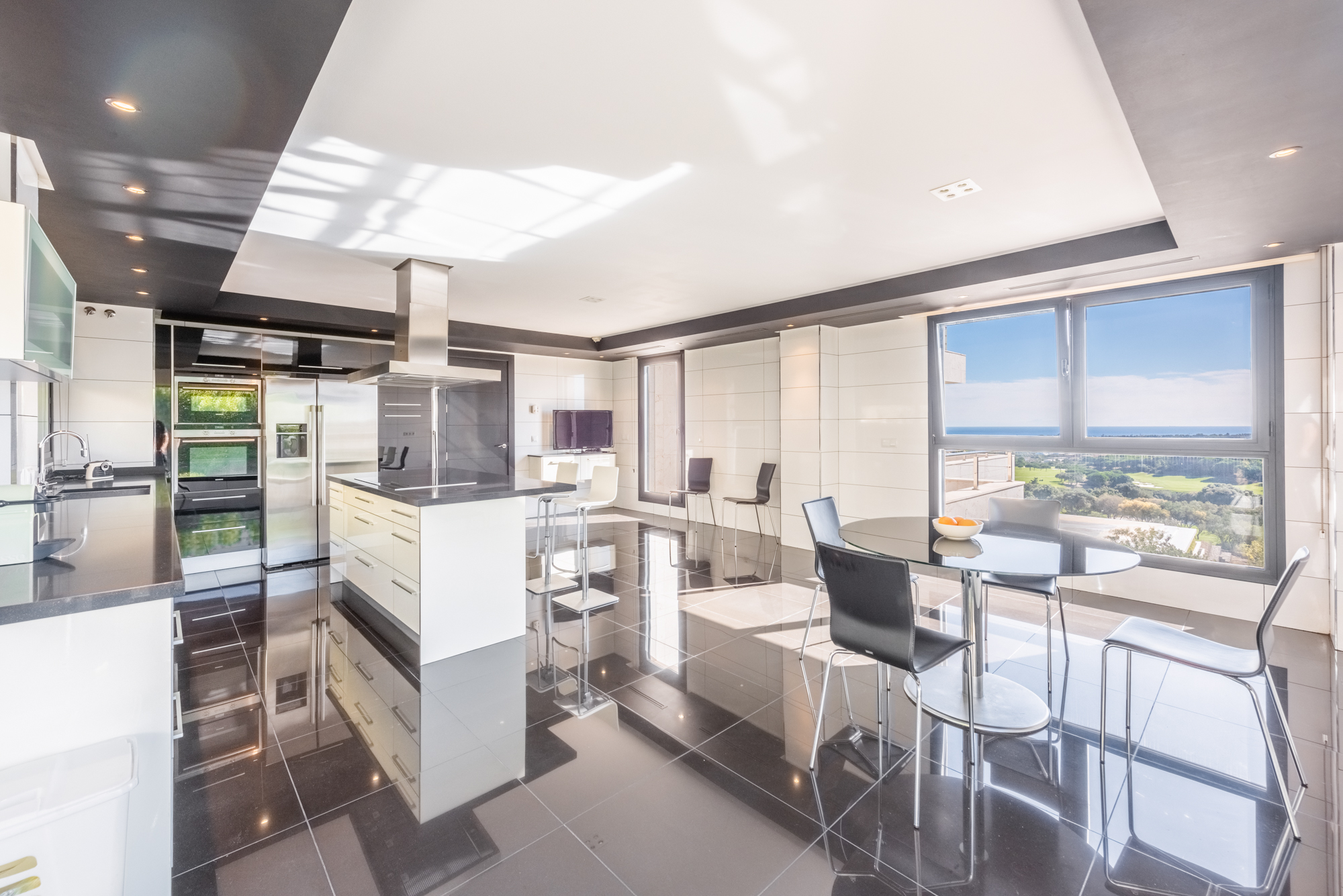 Villa · Sotogrande · (VI23145)
