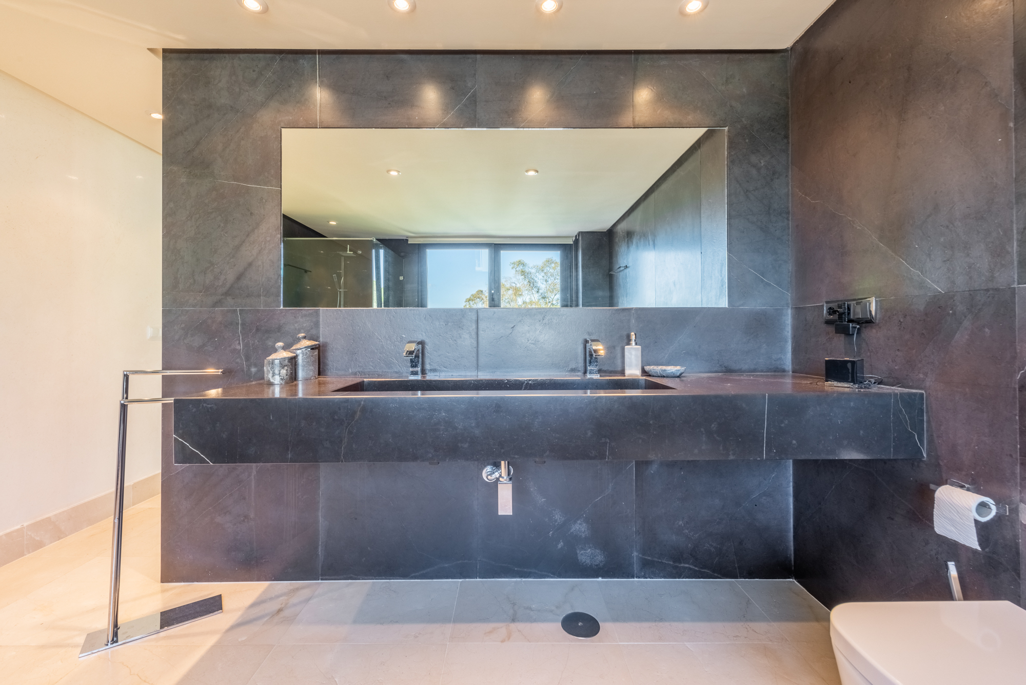 Villa · Sotogrande · (VI23145)