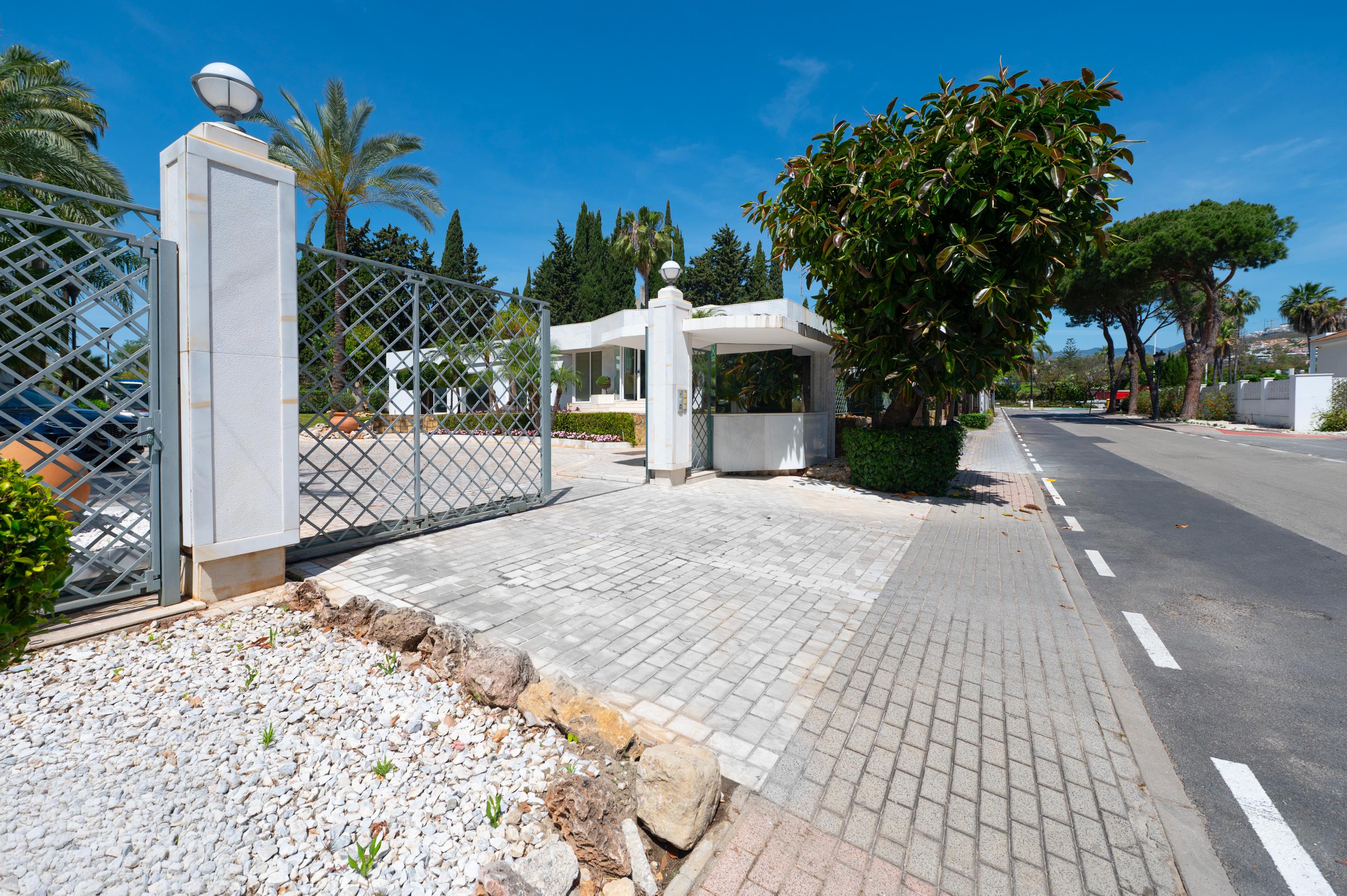 Duplex Penthouse · Marbella · (2650HFA)