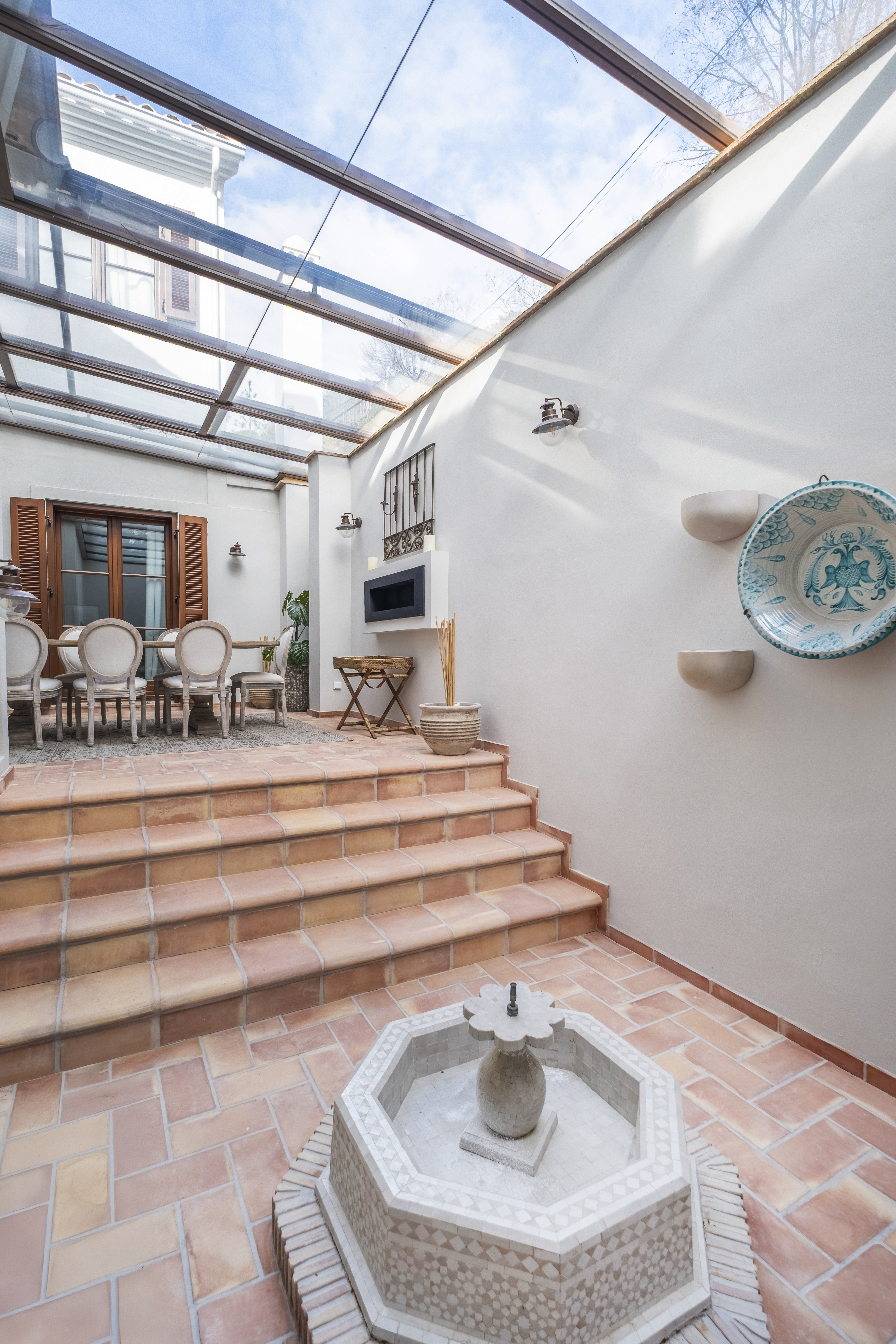 Villa · Benahavis · (AQ-0222)