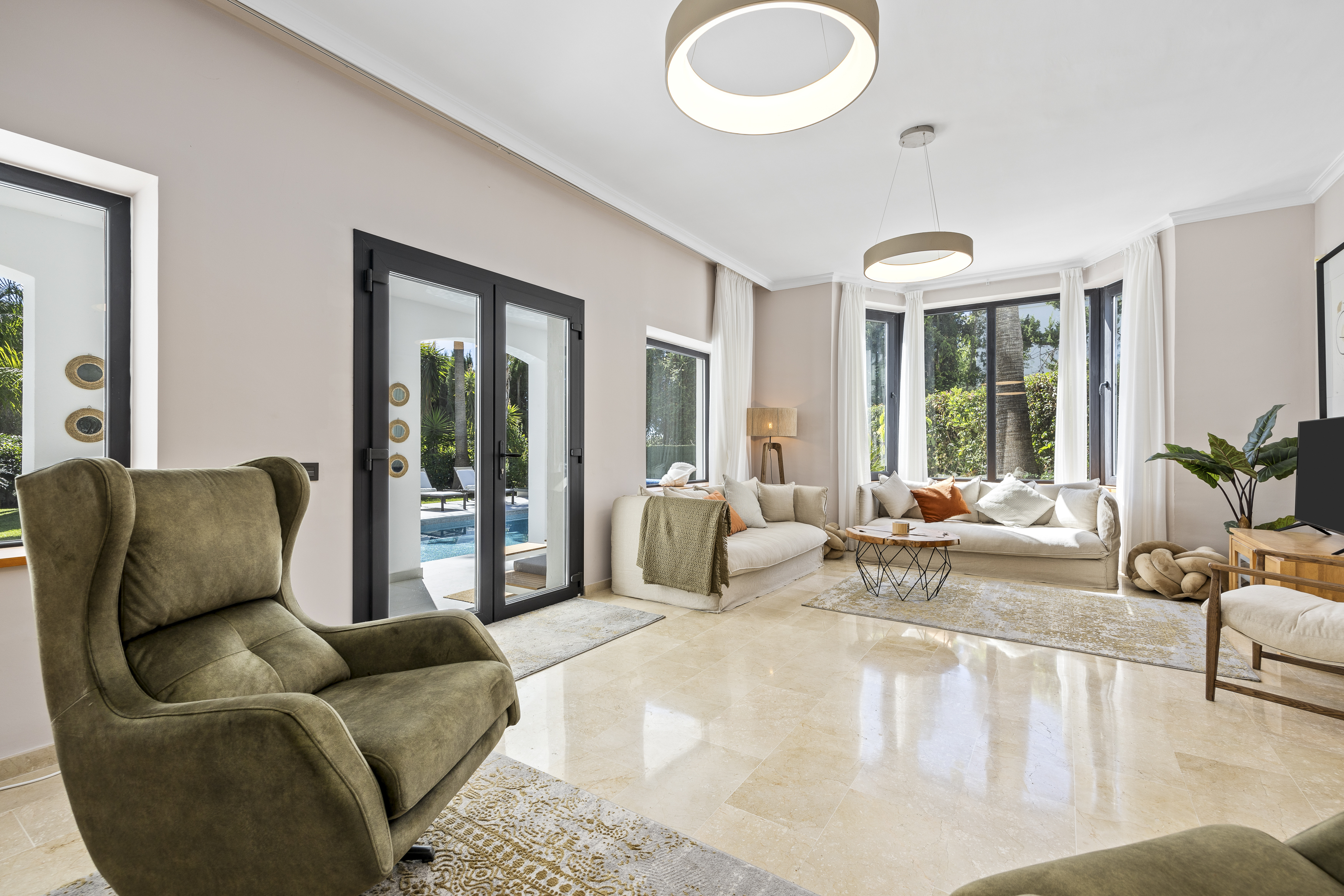 Villa · Benahavis · (79239KDT)