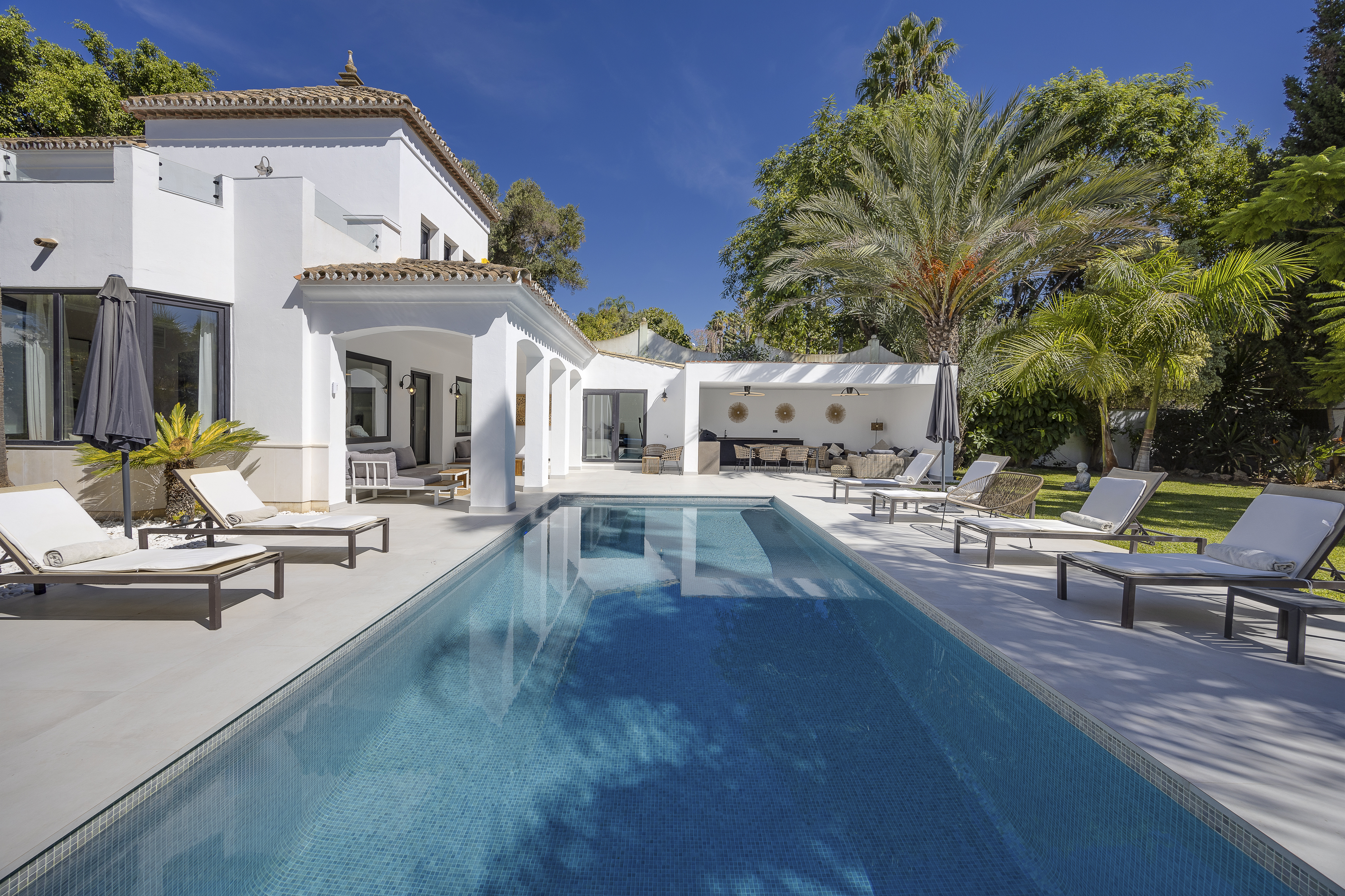 Villa · Benahavis · (79239KDT)