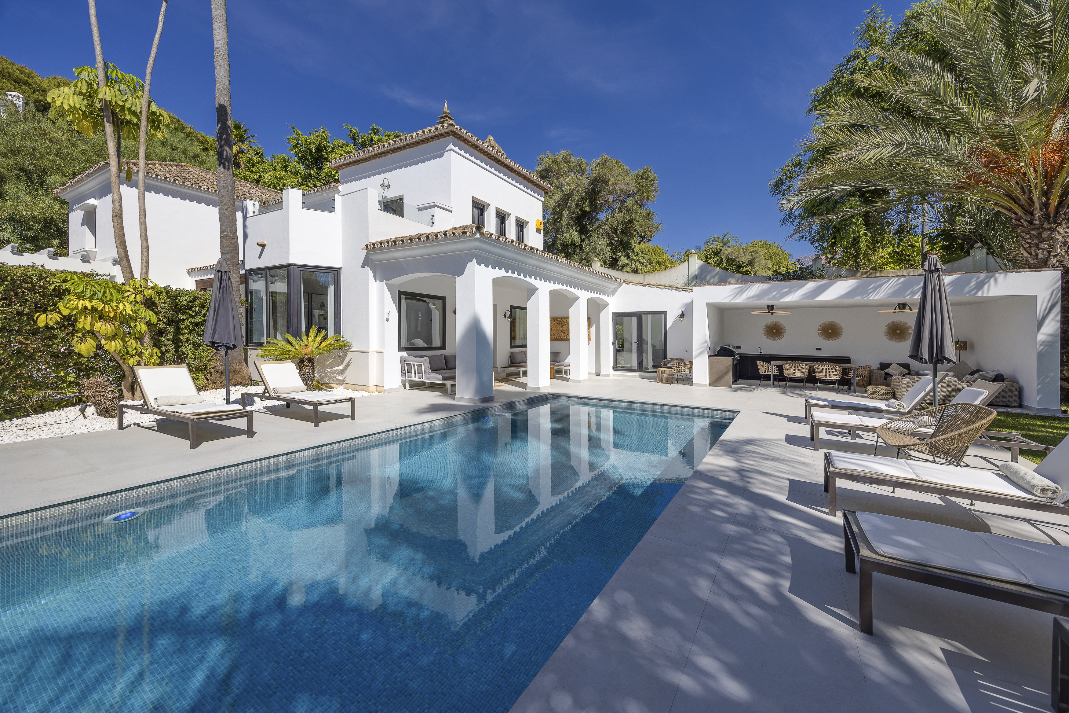 Villa · Benahavis · (79239KDT)